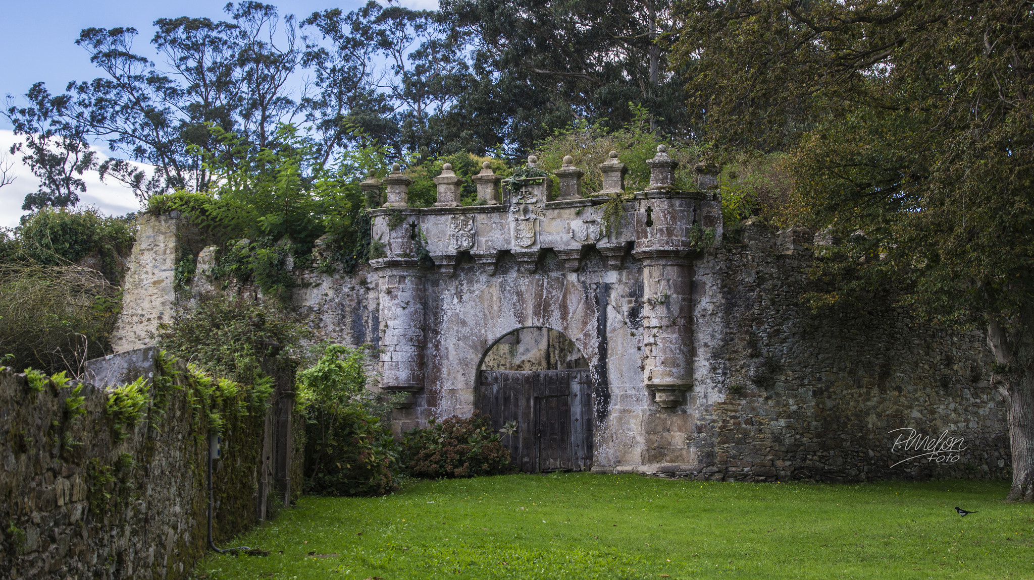 Tamron 16-300mm F3.5-6.3 Di II VC PZD Macro sample photo. Palacio de valdecarzana - muros de nalón photography
