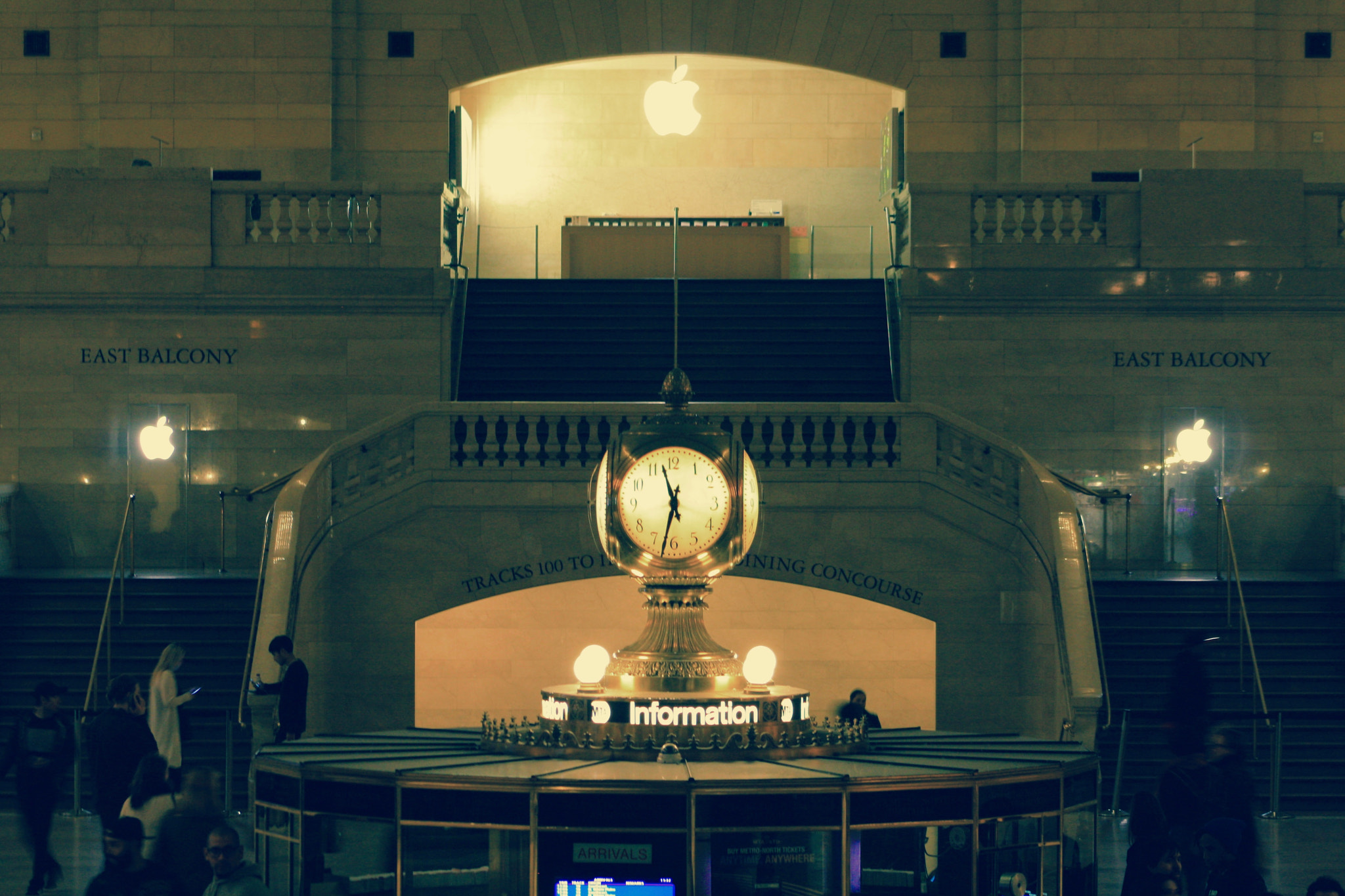 Canon EOS 1000D (EOS Digital Rebel XS / EOS Kiss F) sample photo. Grand central terminal photography