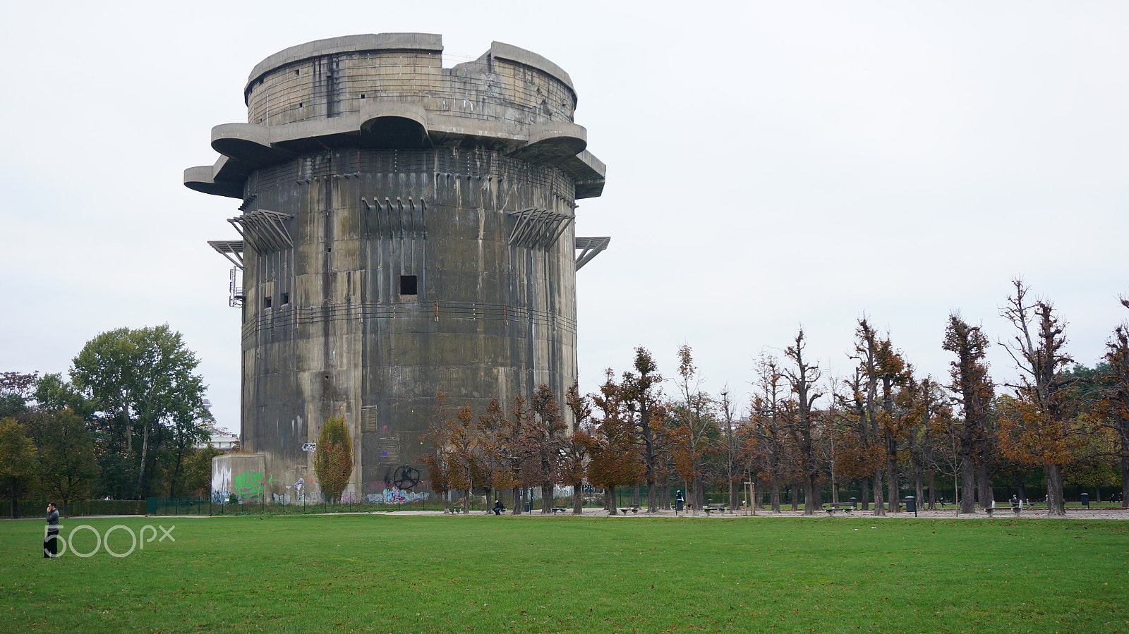 Sony Alpha NEX-5R + Sony E 18-50mm F4-5.6 sample photo. Flak tower in wien photography