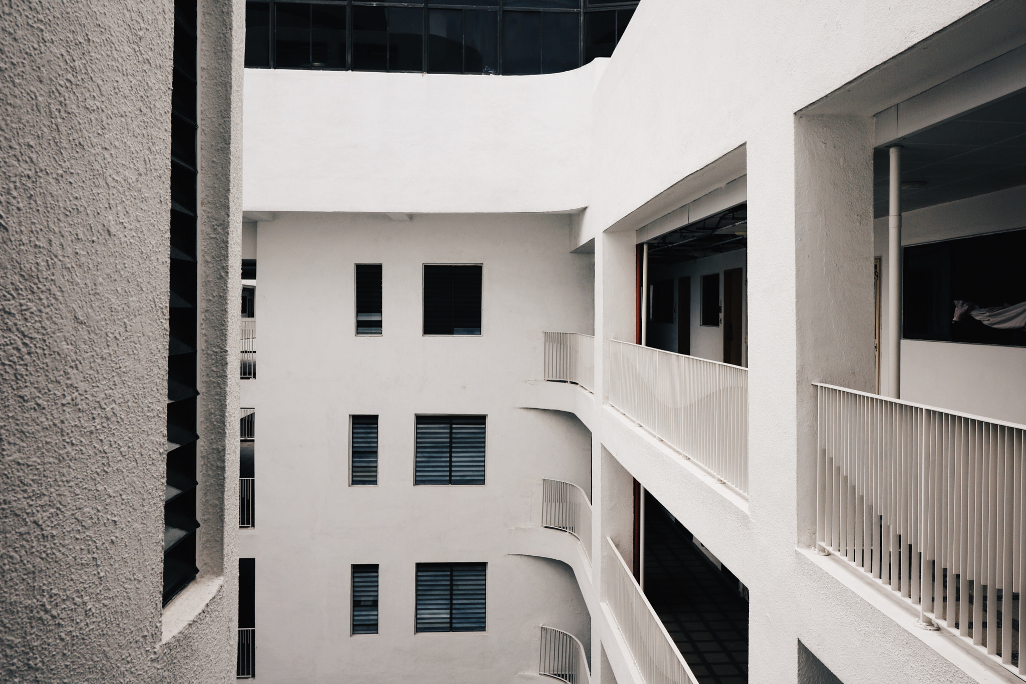 Canon EOS 760D (EOS Rebel T6s / EOS 8000D) sample photo. The other side photography