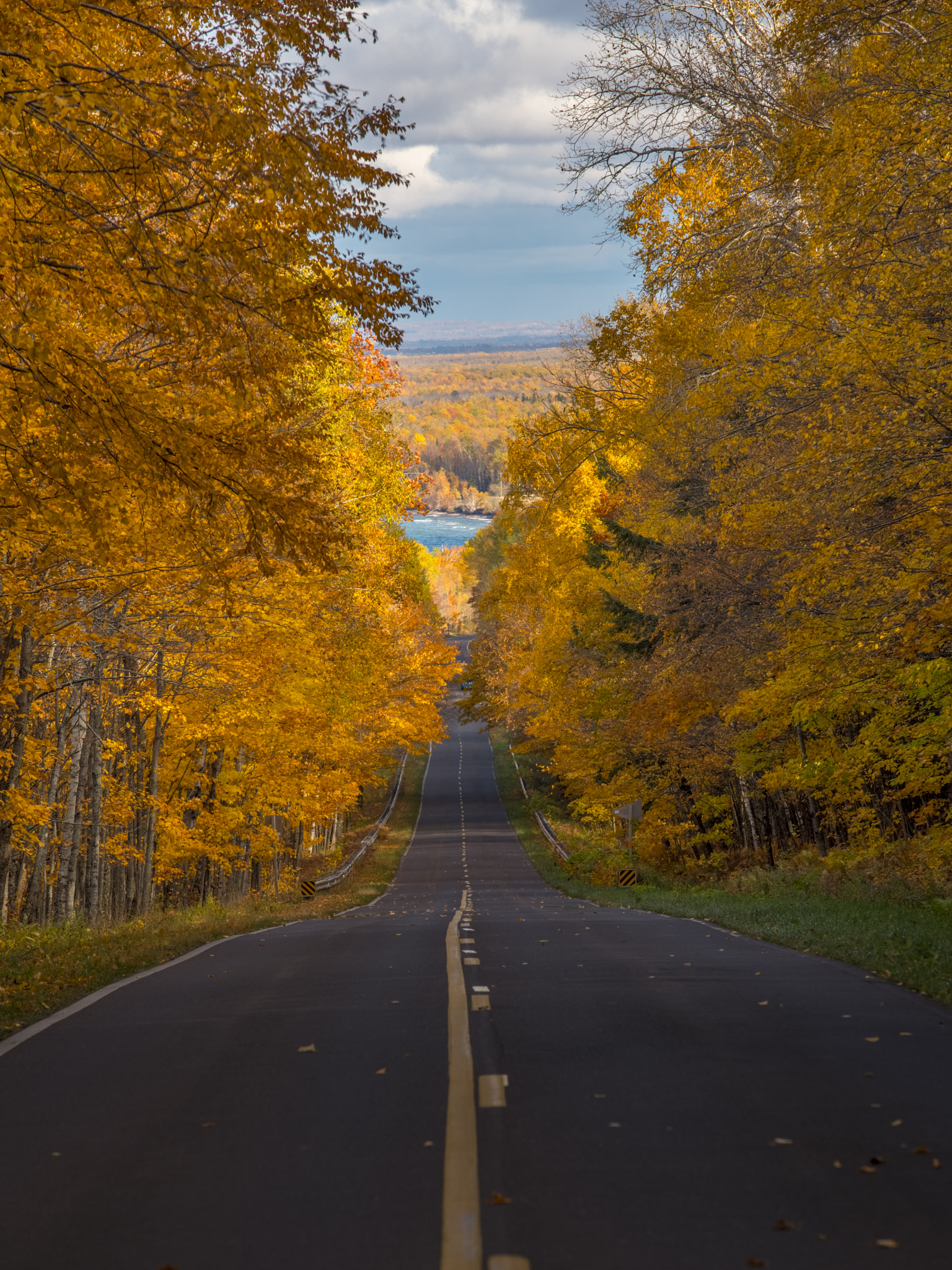 Nikon D810A + Nikon AF-S Nikkor 70-200mm F4G ED VR sample photo. Autumn in porcupine mountains, mi photography