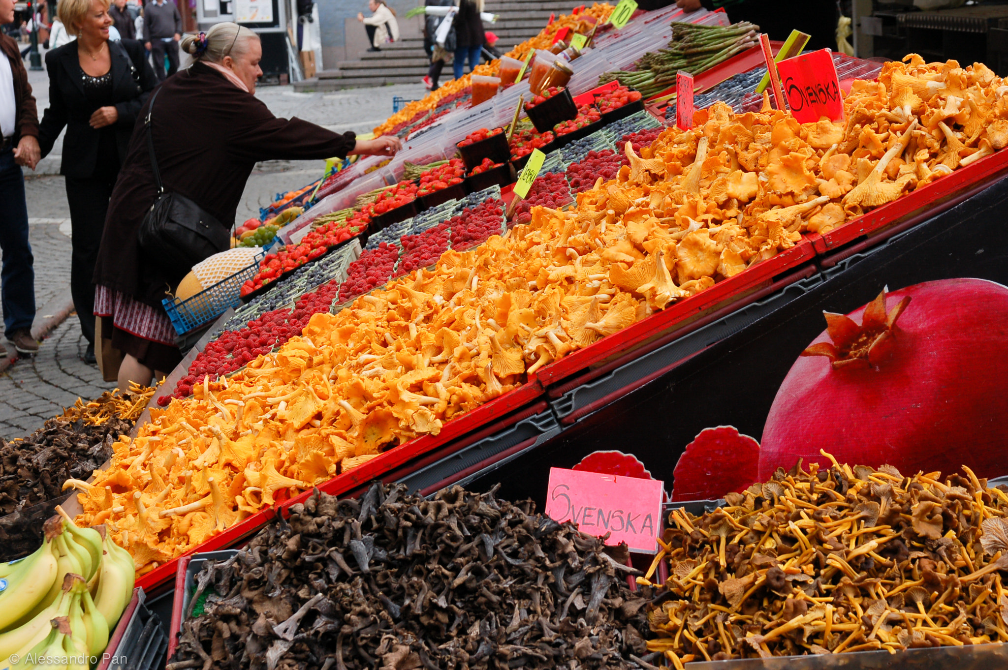 Nikon D50 sample photo. Hötorget market photography