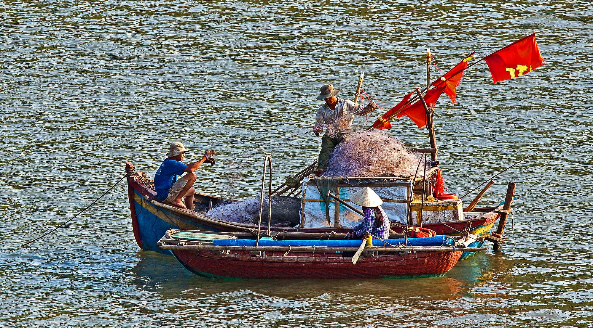 Canon EOS 50D + Canon EF 70-200mm F4L IS USM sample photo. Cat ba, vietnam photography