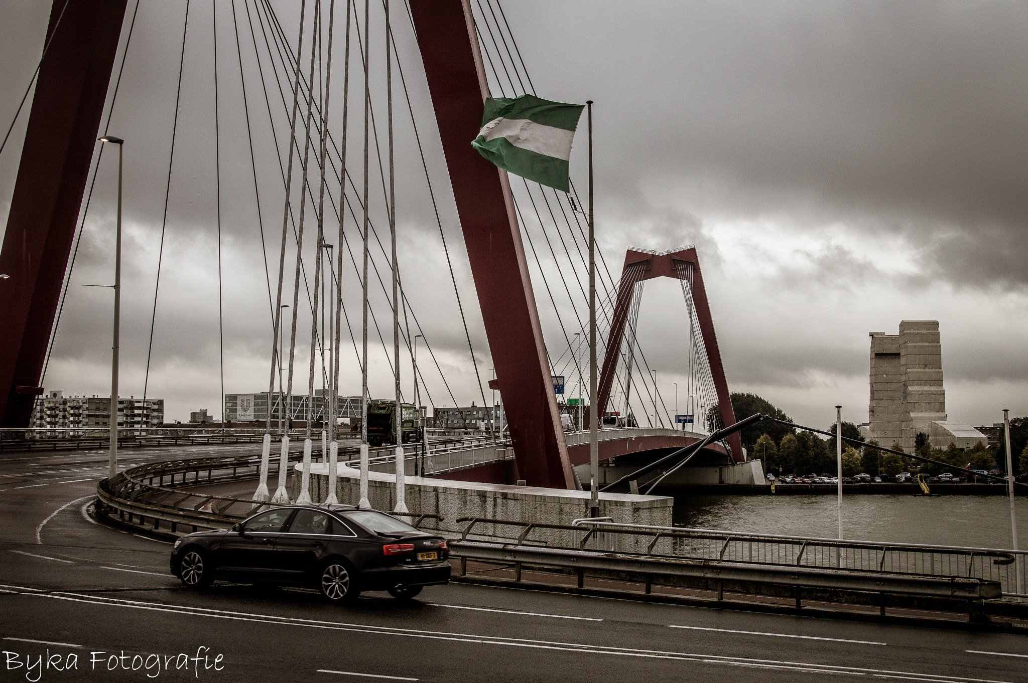 Sigma 28-300mm F3.5-6.3 DG Macro sample photo. Willemsbrug photography
