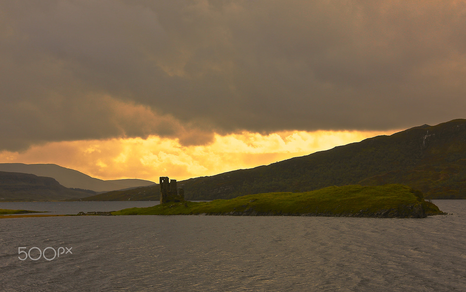 Canon EOS 60D + Sigma 18-35mm f/1.8 DC HSM sample photo. Loch assynt photography