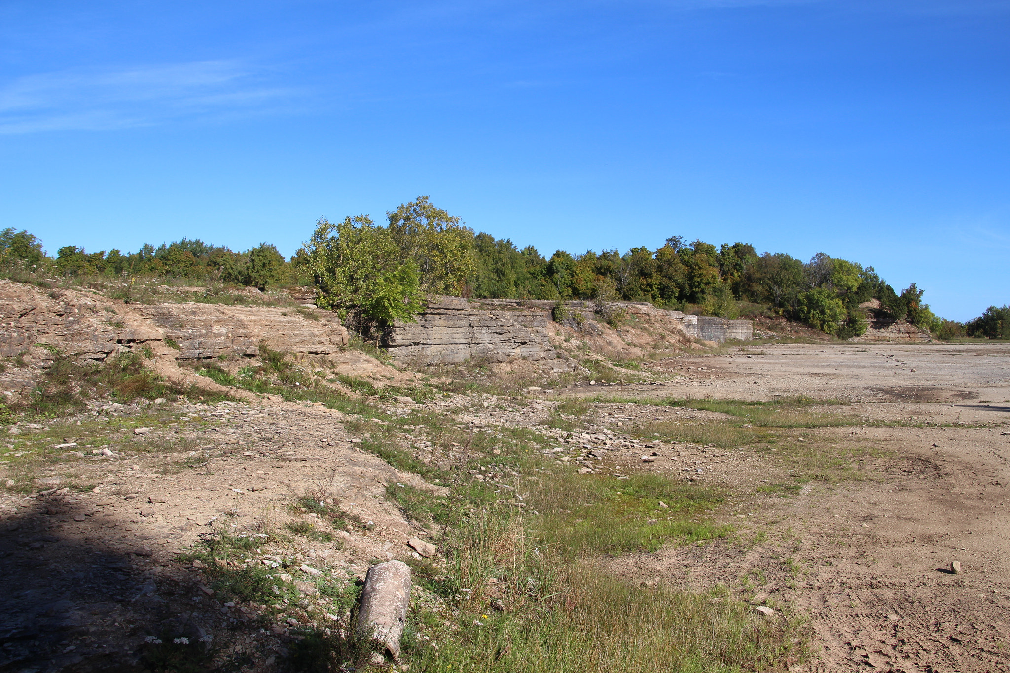 Canon EOS 650D (EOS Rebel T4i / EOS Kiss X6i) sample photo. Abandoned limestone quarry photography