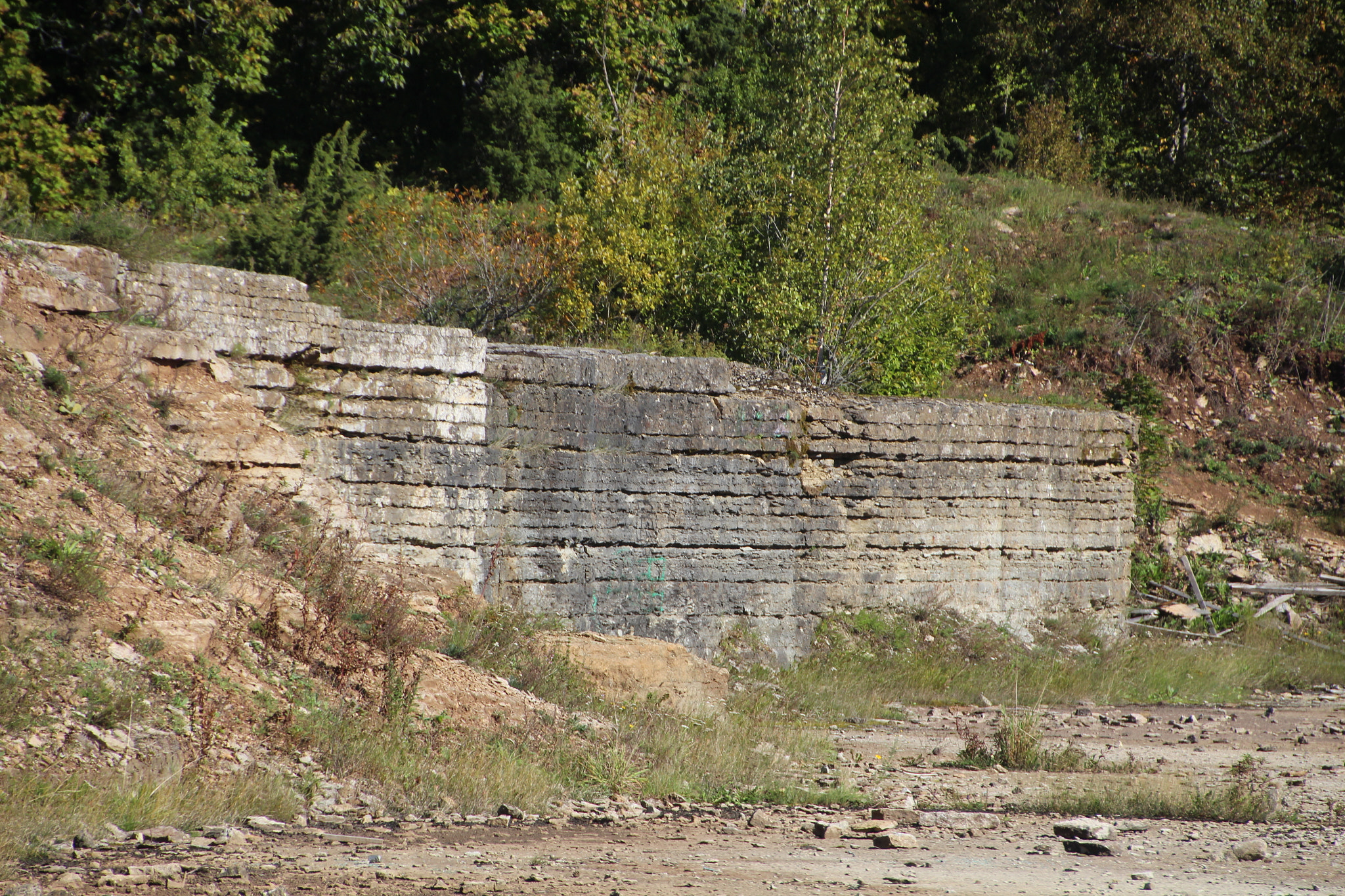 Canon EOS 650D (EOS Rebel T4i / EOS Kiss X6i) sample photo. Abandoned limestone quarry photography