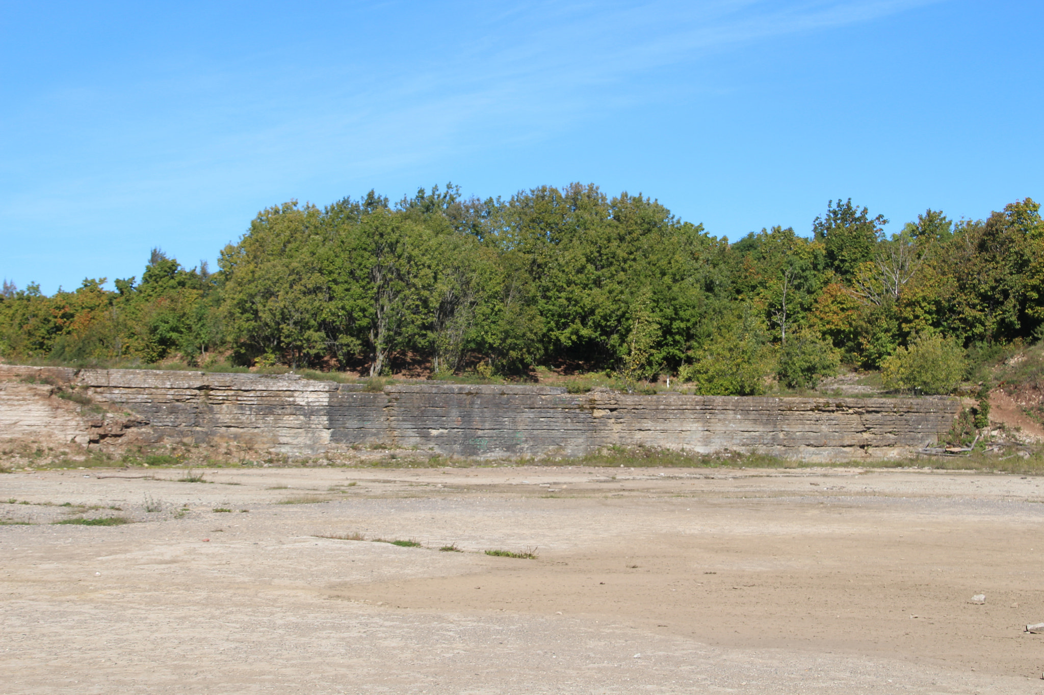 Canon EOS 650D (EOS Rebel T4i / EOS Kiss X6i) sample photo. Abandoned limestone quarry photography