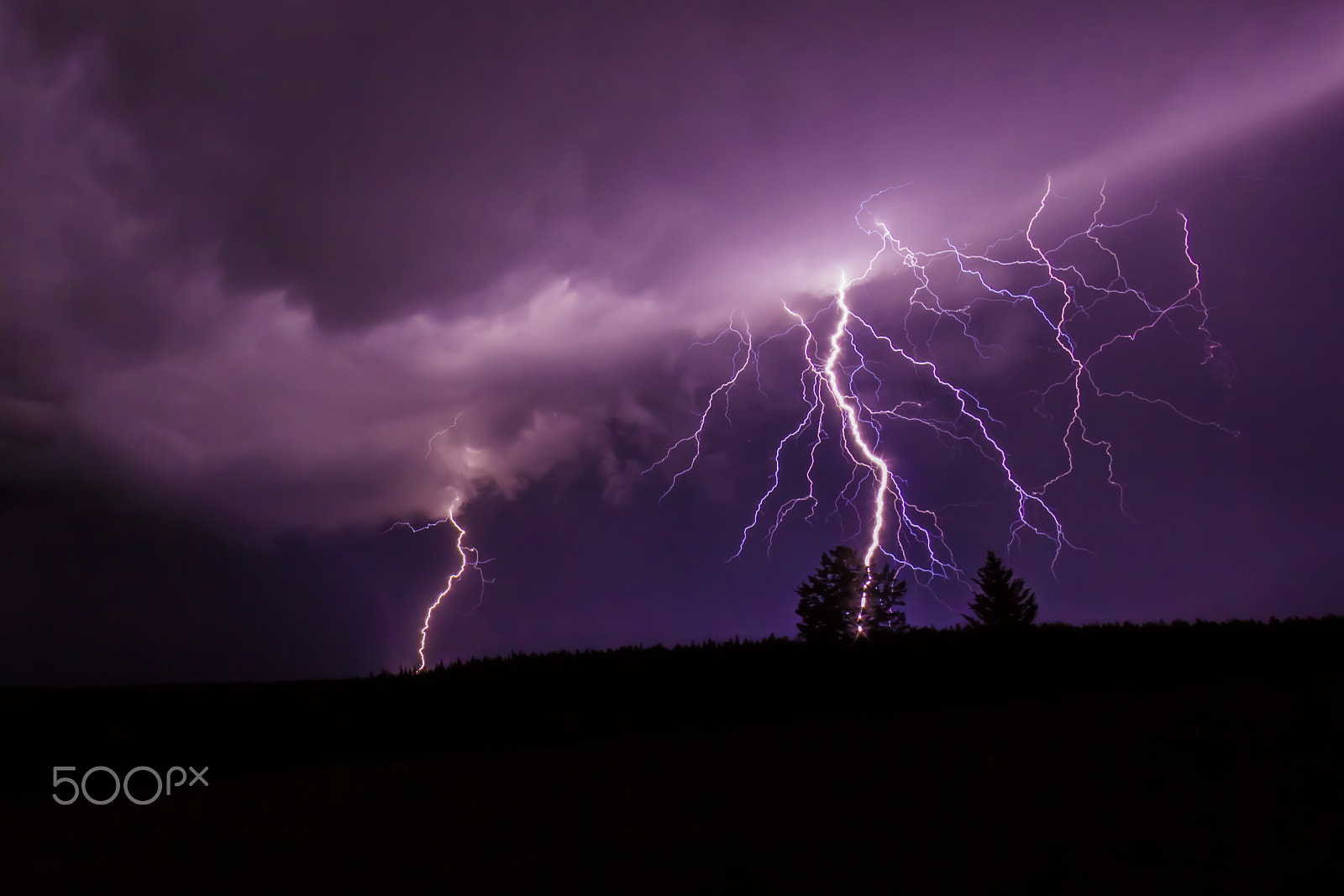 Canon EF-S 10-22mm F3.5-4.5 USM sample photo. Lightning+ photography