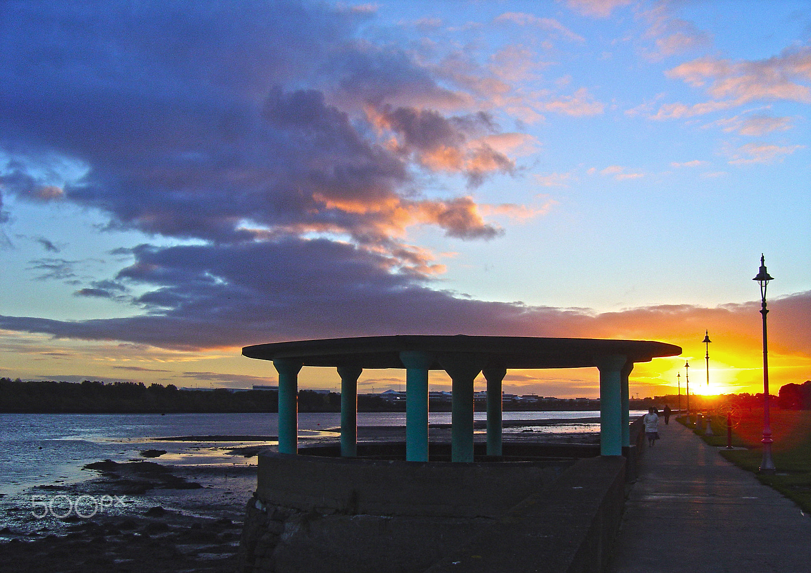 Sony DSC-P92 sample photo. Seafront photography