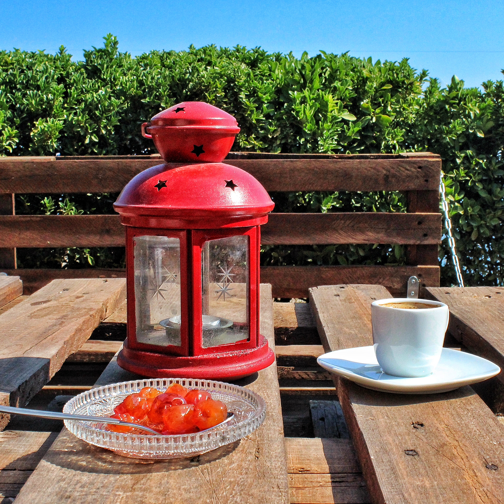 Canon EOS 1200D (EOS Rebel T5 / EOS Kiss X70 / EOS Hi) + Canon EF-S 18-55mm F3.5-5.6 IS II sample photo. Greek coffee sweet preserve and red lantern photography