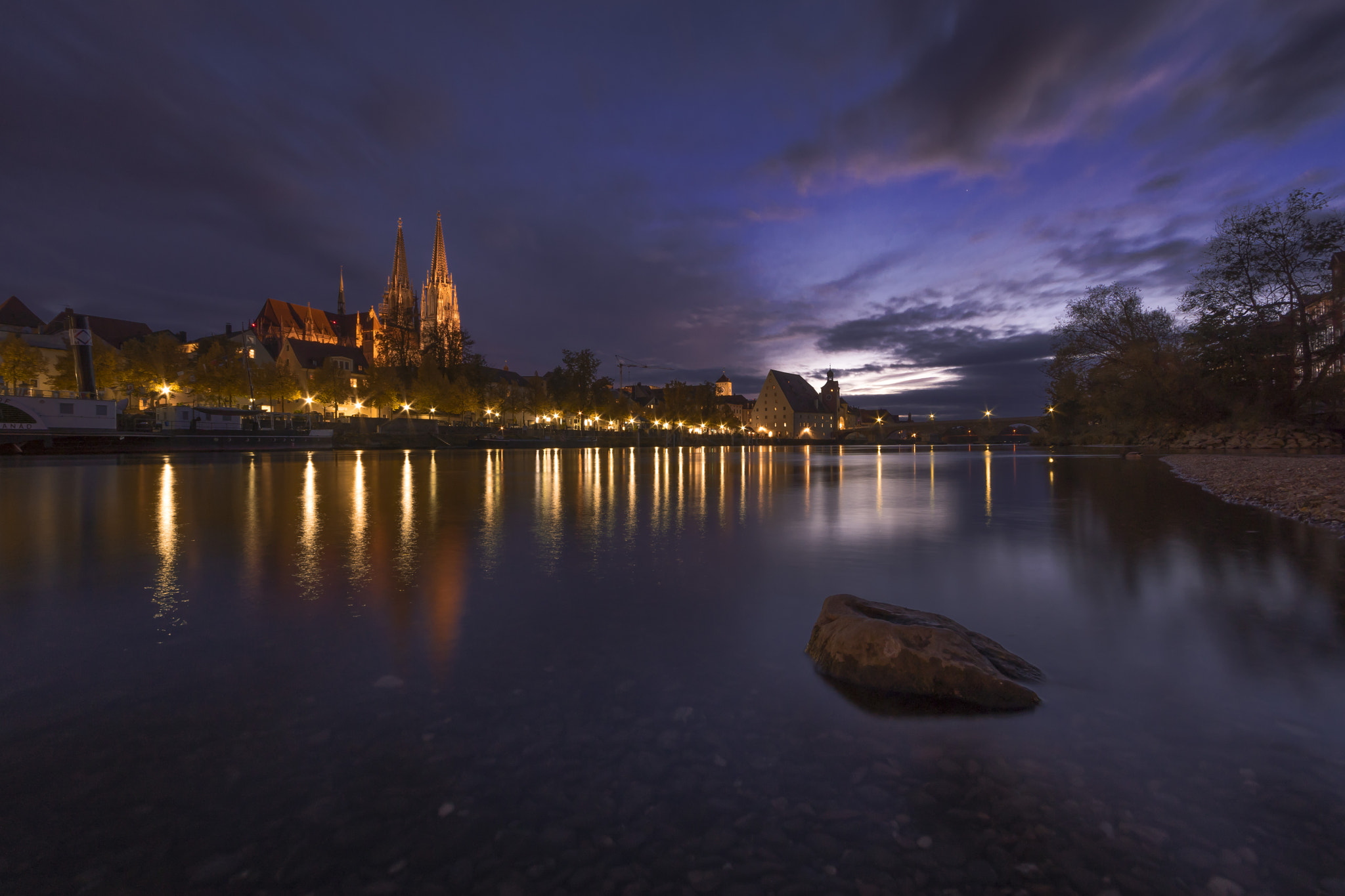 Sigma AF 10-20mm F4-5.6 EX DC sample photo. The evenings by the riverbank photography
