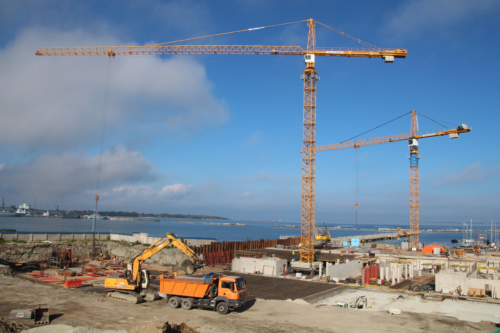 Canon EOS 650D (EOS Rebel T4i / EOS Kiss X6i) sample photo. Construction photography
