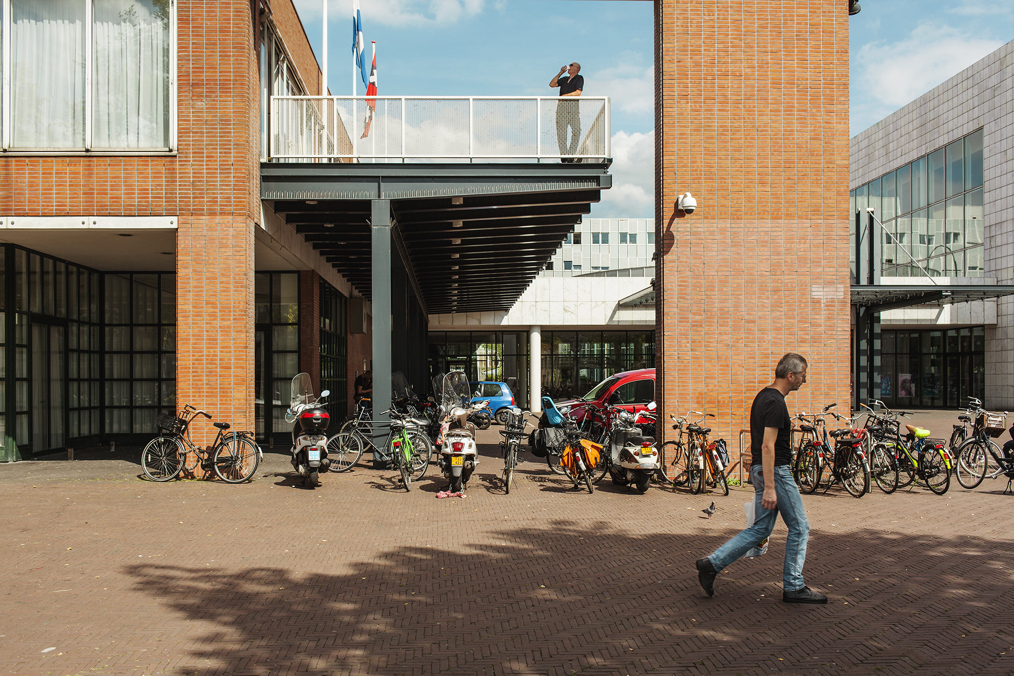 Canon EOS 5D Mark II + Canon EF 35mm F2 sample photo. Amsterdam photography