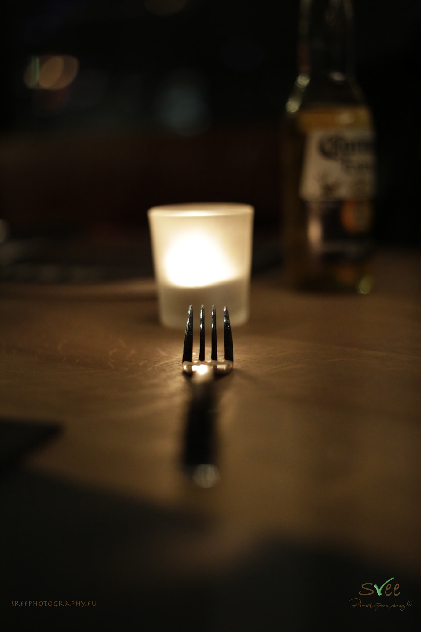 Canon EOS 6D + Canon EF 50mm f/1.8 sample photo. Waiting for the waiter! photography