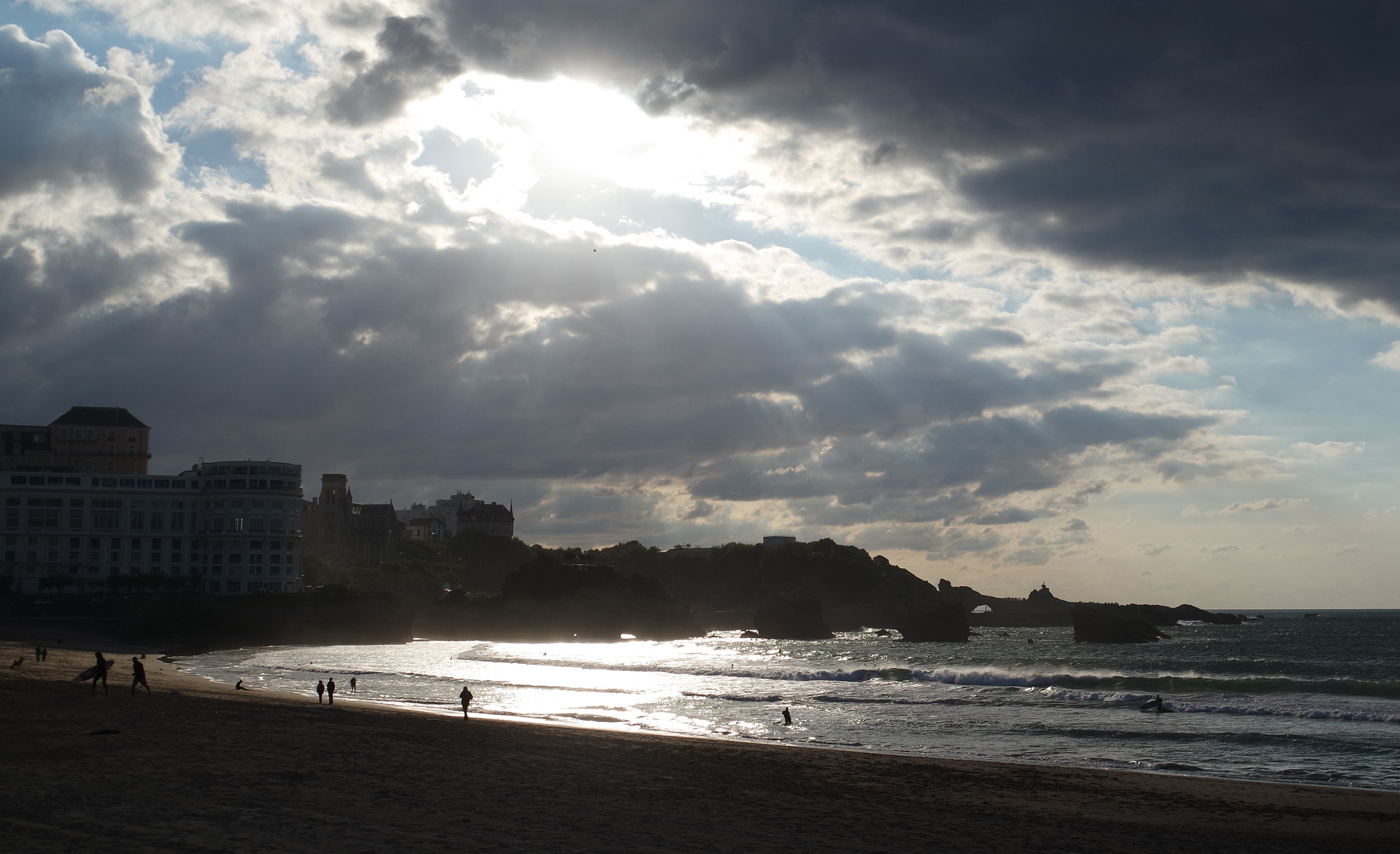 Samsung NX 16-50mm F3.5-5.6 Power Zoom ED OIS sample photo. Rayons de soleil photography