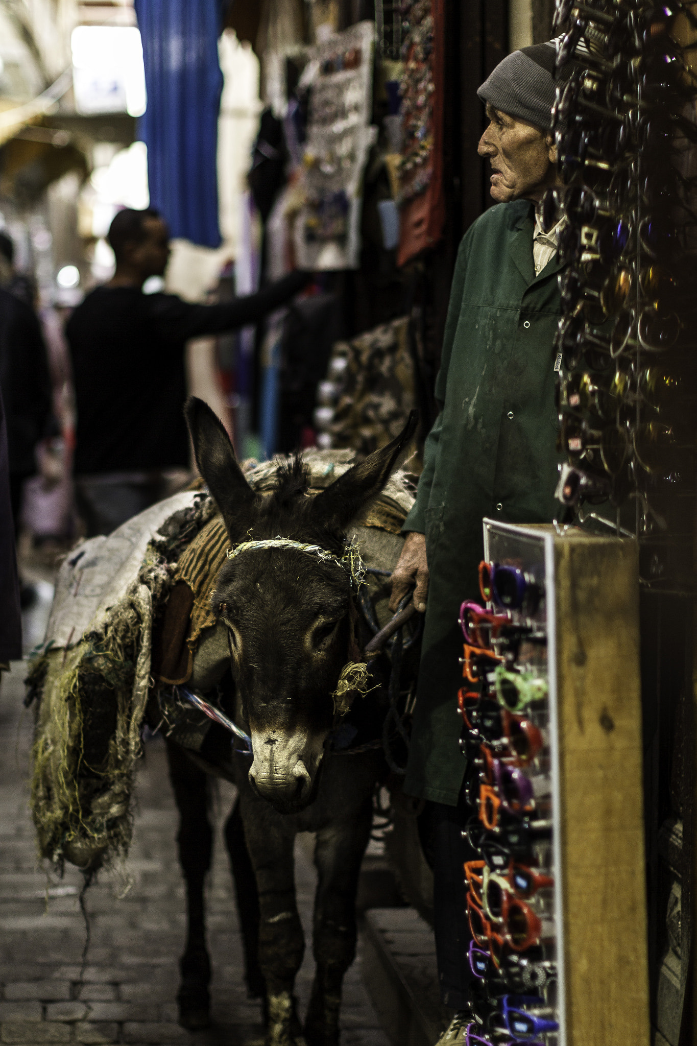 Canon EOS 7D + Canon EF 50mm F1.2L USM sample photo. In the medina photography