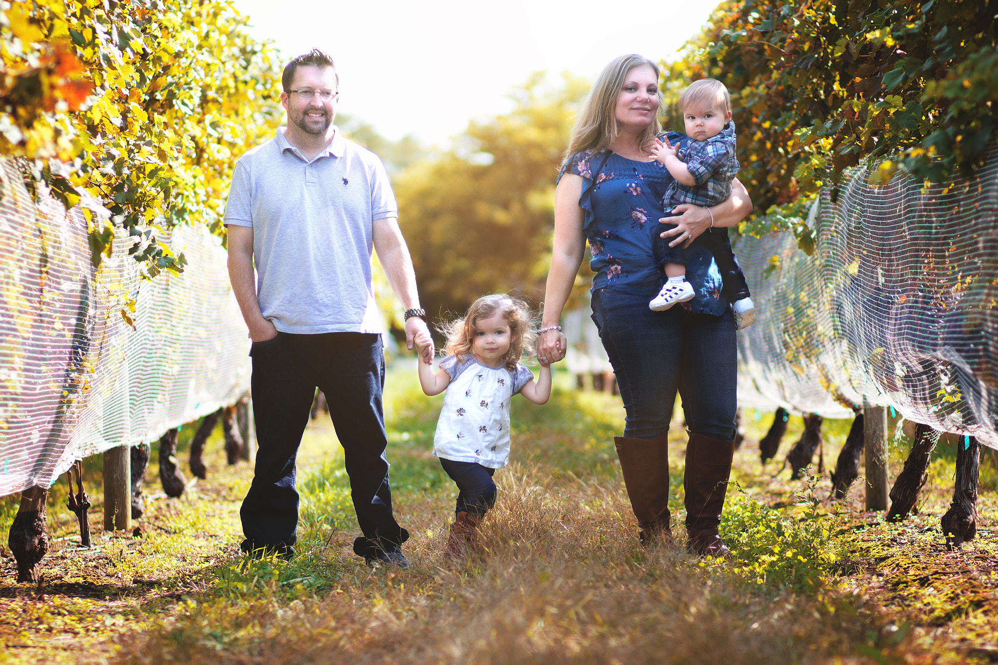 Canon EOS 100D (EOS Rebel SL1 / EOS Kiss X7) sample photo. Family portrait in vineyards photography