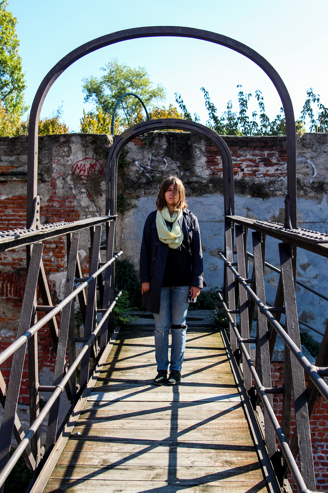 Canon EOS 650D (EOS Rebel T4i / EOS Kiss X6i) sample photo. On the bridge photography