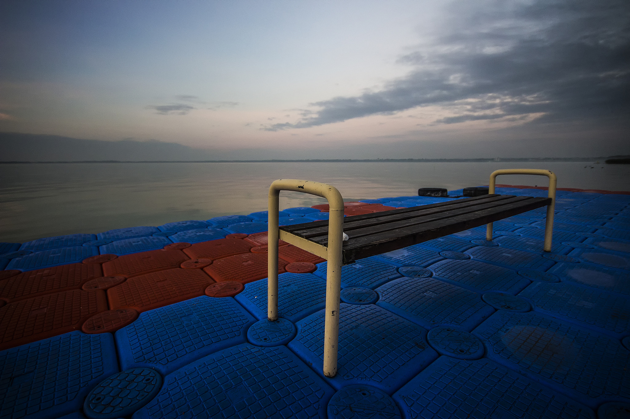 Canon EOS 700D (EOS Rebel T5i / EOS Kiss X7i) + Sigma 10-20mm F4-5.6 EX DC HSM sample photo. Autumn balaton photography