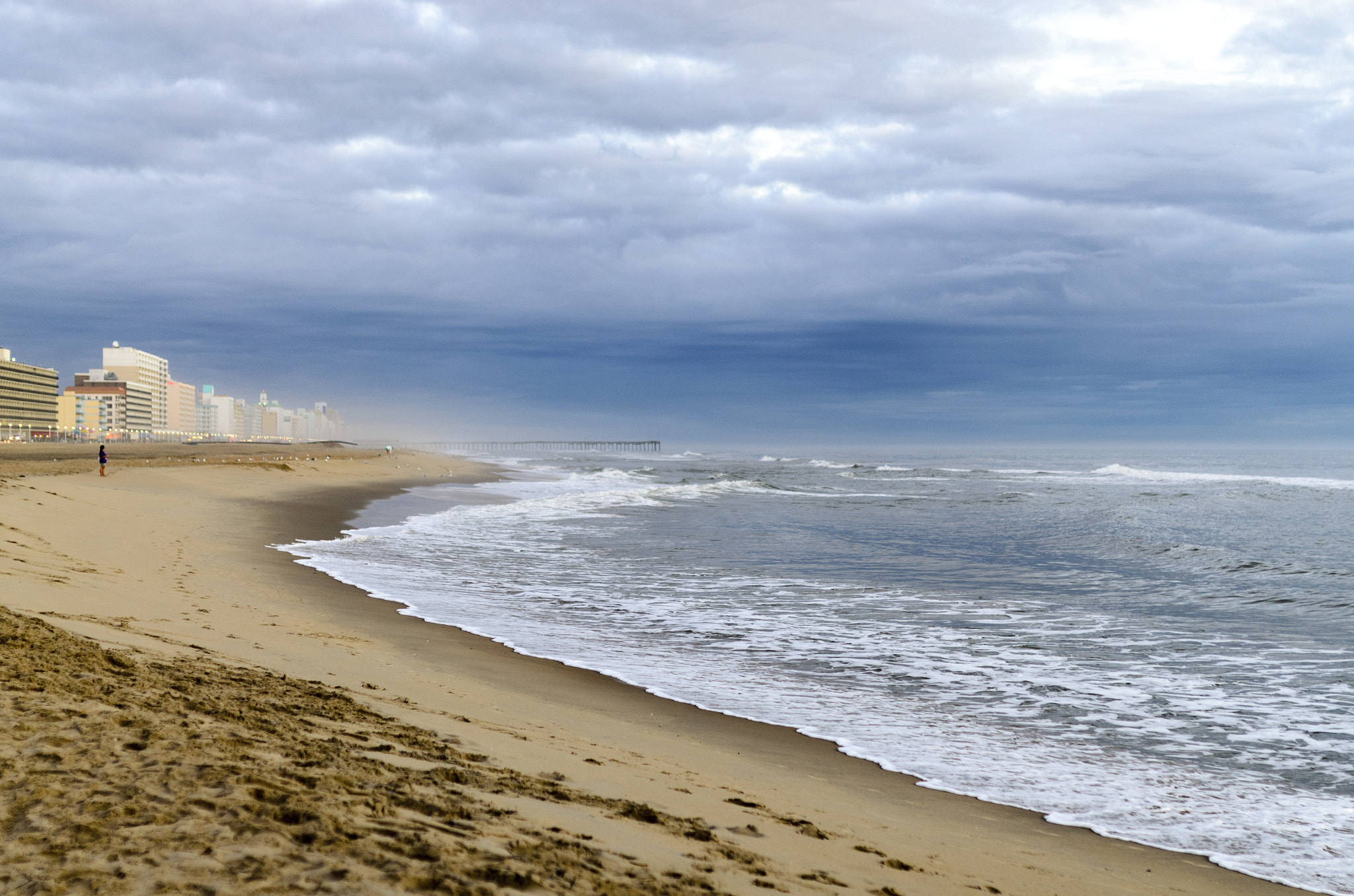 Nikon D7000 + Sigma 35mm F1.4 DG HSM Art sample photo. Good morning virginia beach photography