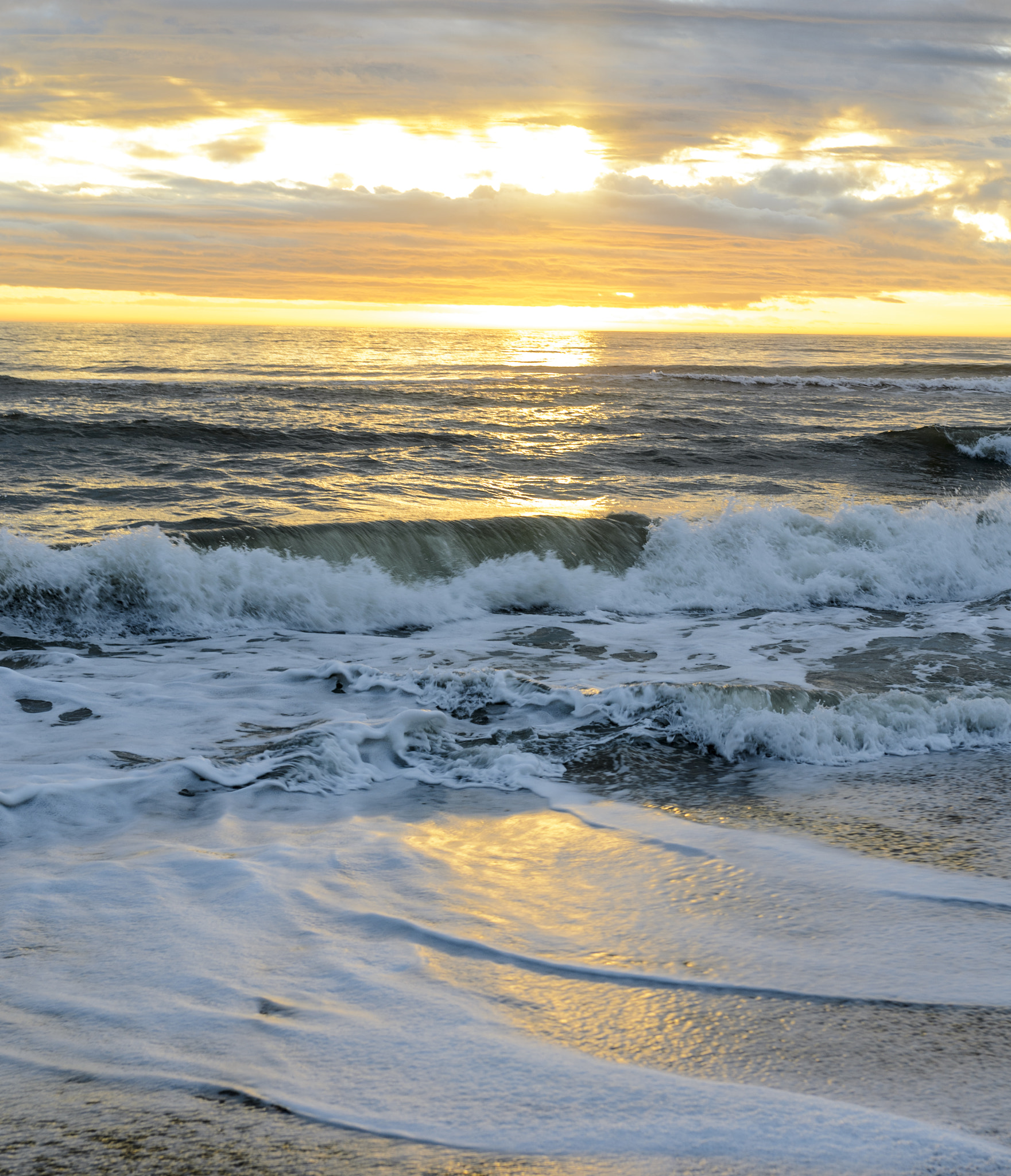 Nikon D7000 + Sigma 35mm F1.4 DG HSM Art sample photo. Good morning virginia beach photography
