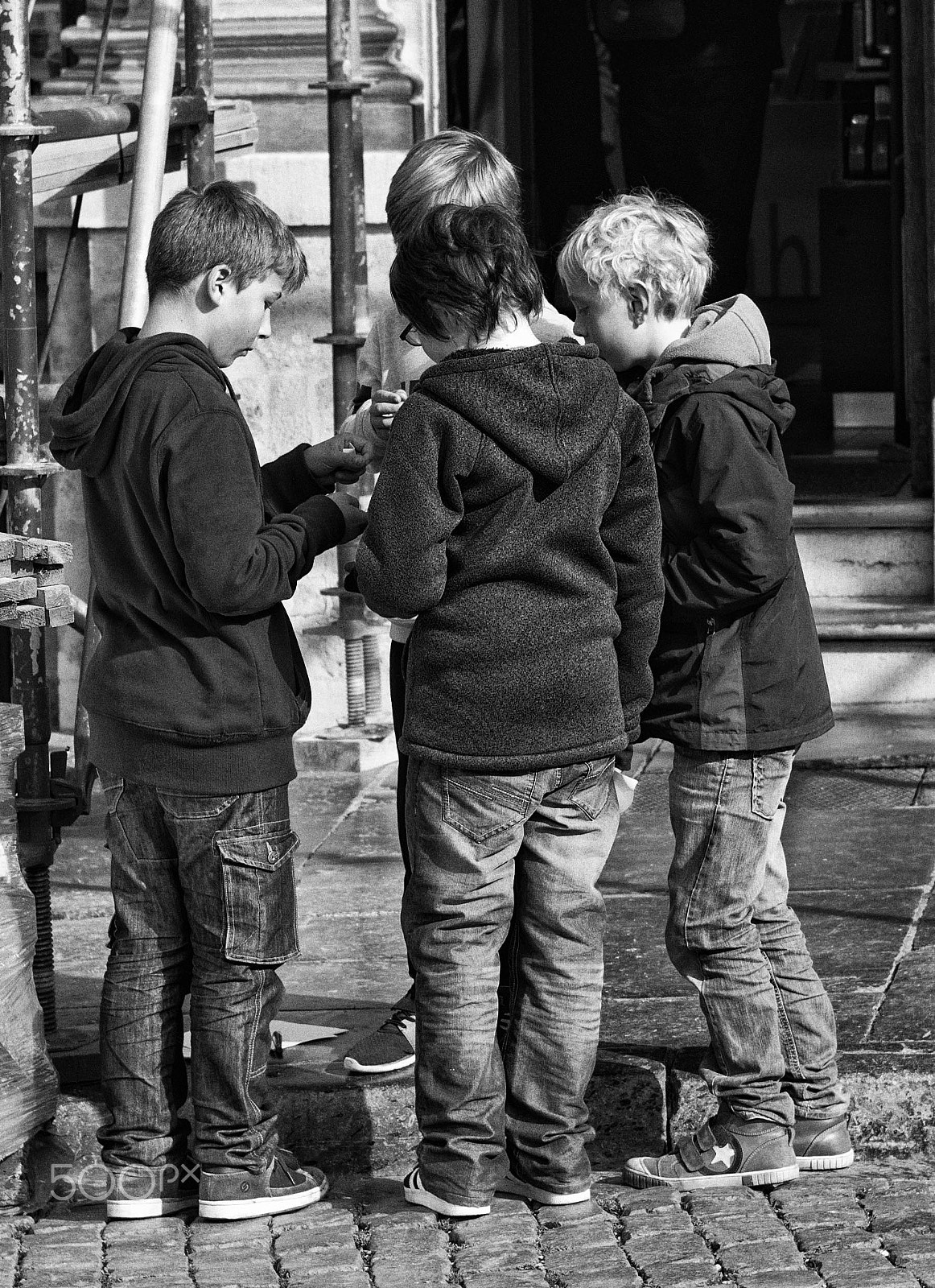 Leica M9 + Leica Macro-Elmar-M 90mm F4 sample photo. Group of boys n°1 photography