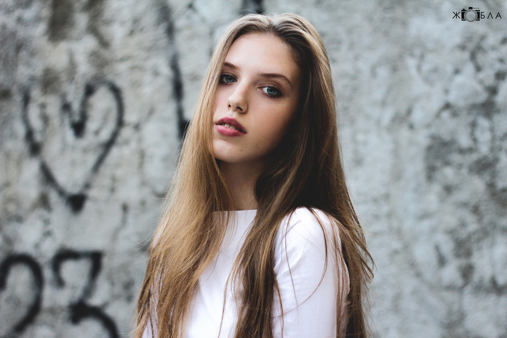 Canon EOS 60D + Canon EF 50mm f/1.8 sample photo. Cute girl with blue eyes photography