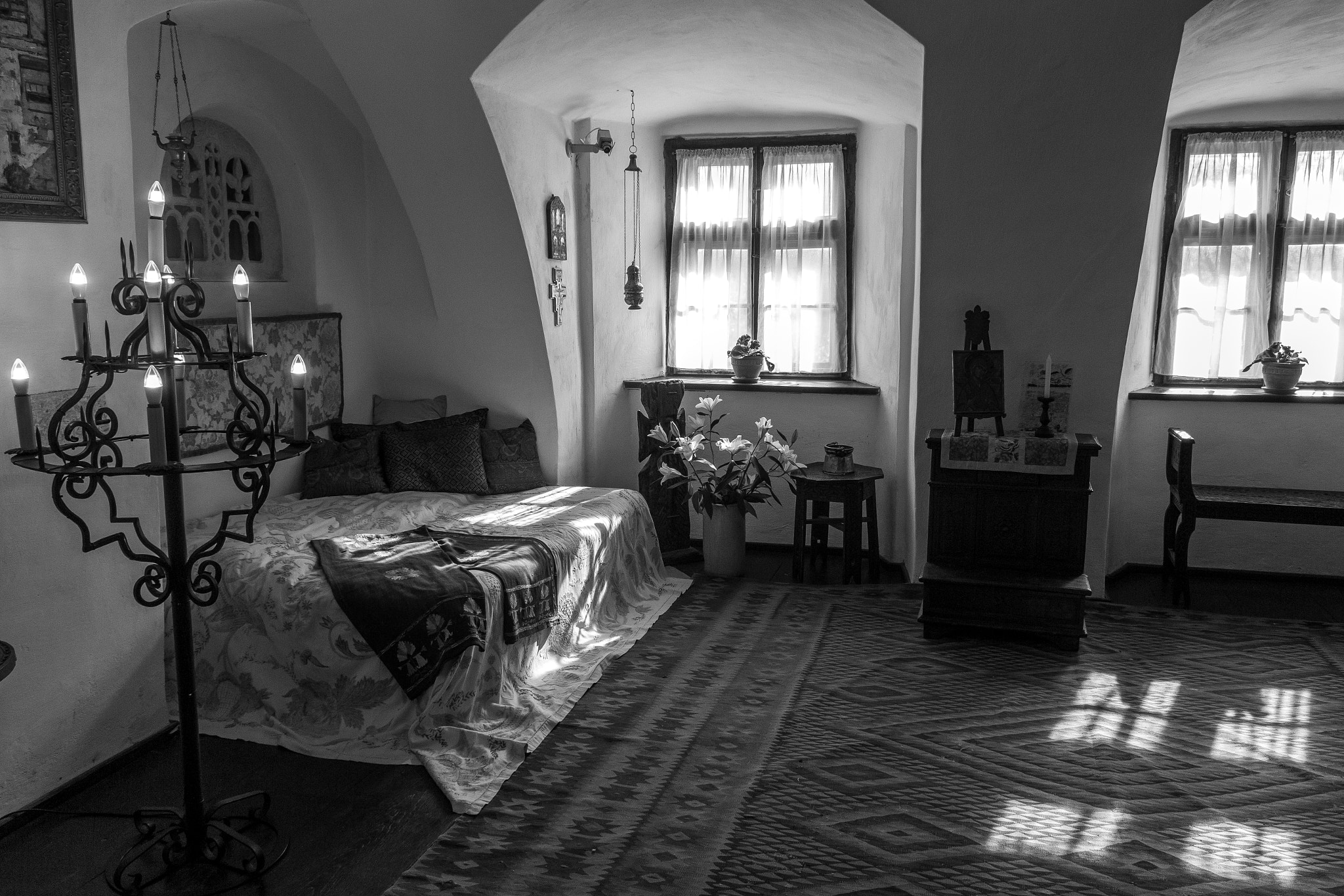Canon EOS 550D (EOS Rebel T2i / EOS Kiss X4) sample photo. Where vampires sleep photography