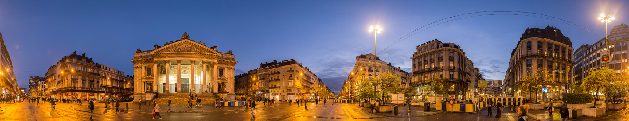 Canon EF 24mm F2.8 IS USM sample photo. Place de la bourse photography