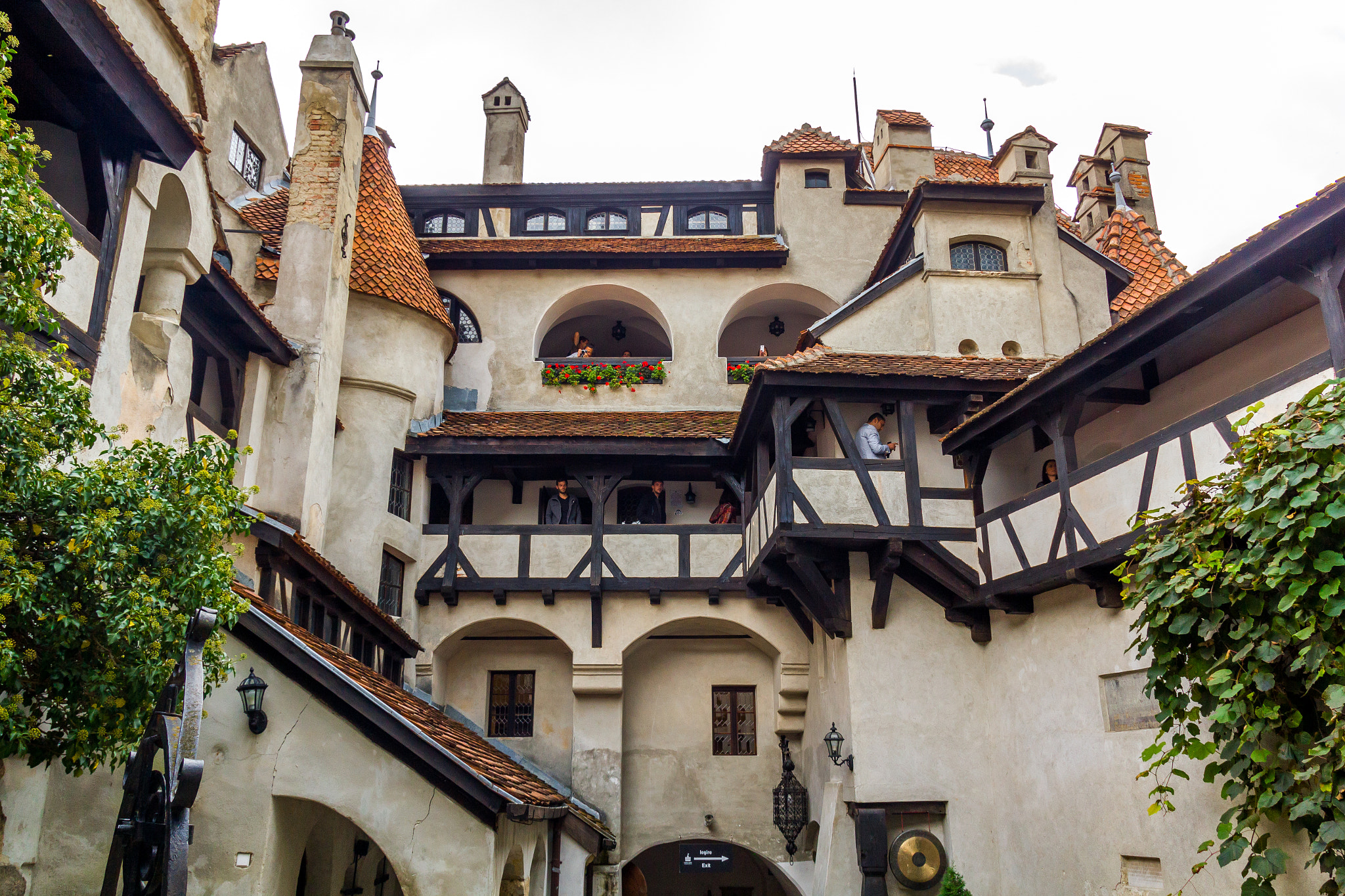 Canon EOS 550D (EOS Rebel T2i / EOS Kiss X4) sample photo. Bran castle photography