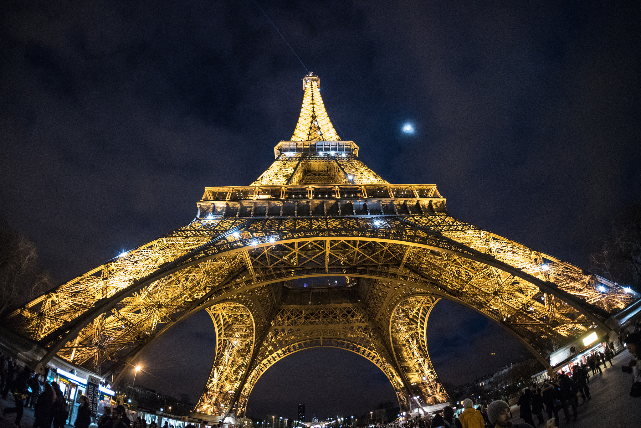 Nikon D750 + Sigma 15mm F2.8 EX DG Diagonal Fisheye sample photo. Moon over thr eifel tower photography