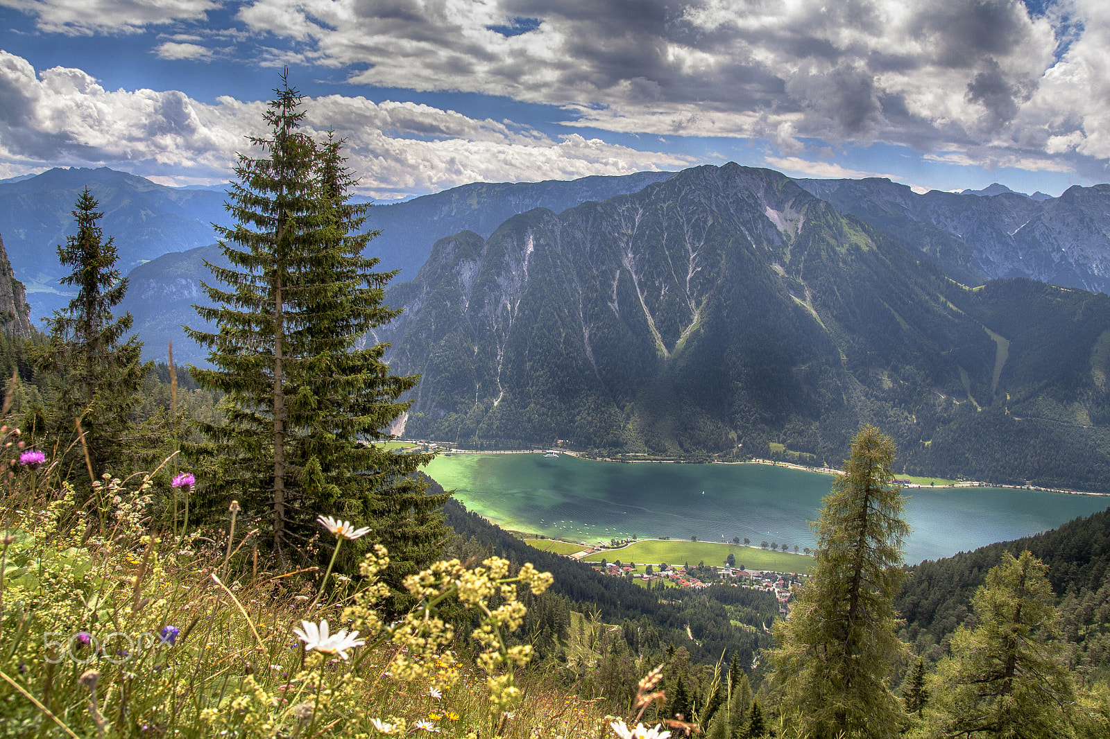 Tamron SP AF 17-50mm F2.8 XR Di II LD Aspherical (IF) sample photo. View at achensee photography