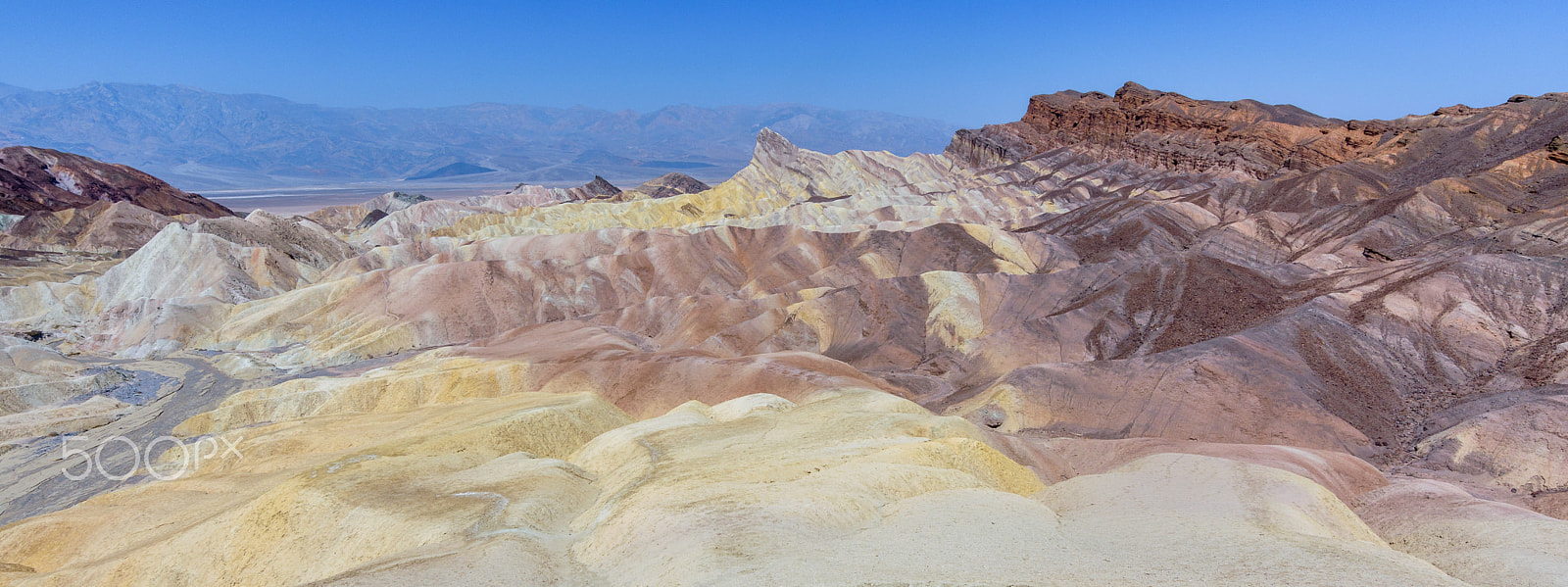Nikon D5500 + Tokina AT-X 11-20 F2.8 PRO DX (AF 11-20mm f/2.8) sample photo. The colours of death valley photography