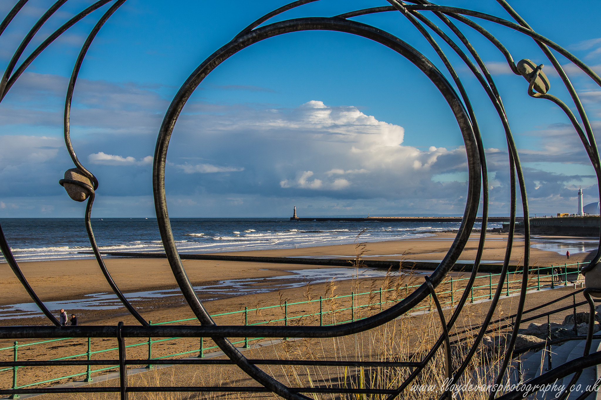 Canon EOS 7D Mark II + Sigma 18-200mm f/3.5-6.3 DC OS HSM [II] sample photo. Roker seafront  photography