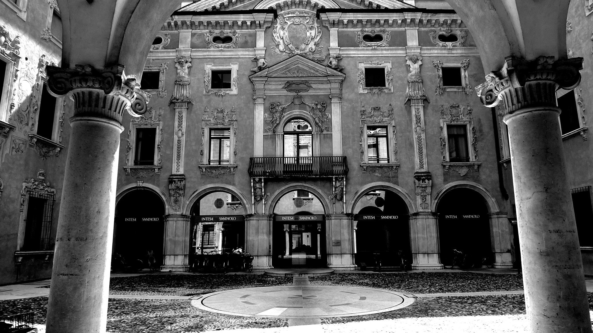 Leica D-LUX 4 sample photo. Mantova photography