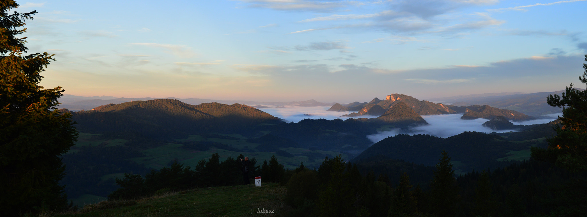 AF-S Zoom-Nikkor 80-200mm f/2.8D IF-ED sample photo. Panorama pienin o poranku photography