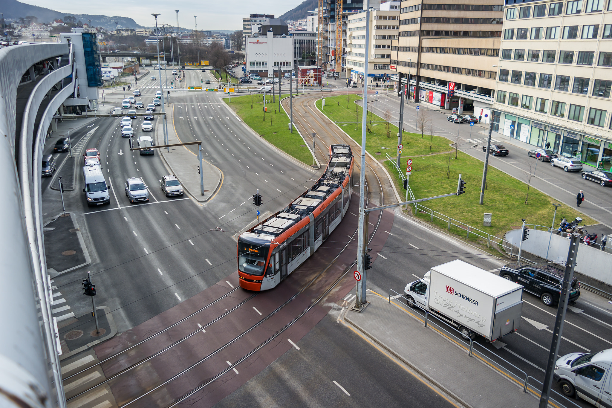 Samsung NX30 + Samsung NX 18-55mm F3.5-5.6 OIS sample photo. City rail in bergen photography