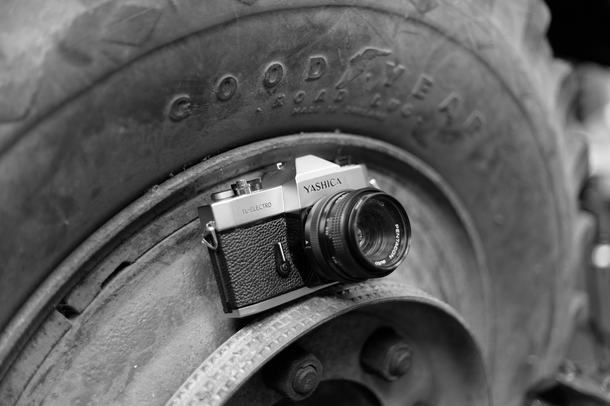 Canon EOS 5DS sample photo. 60's wheel 70's camera photography