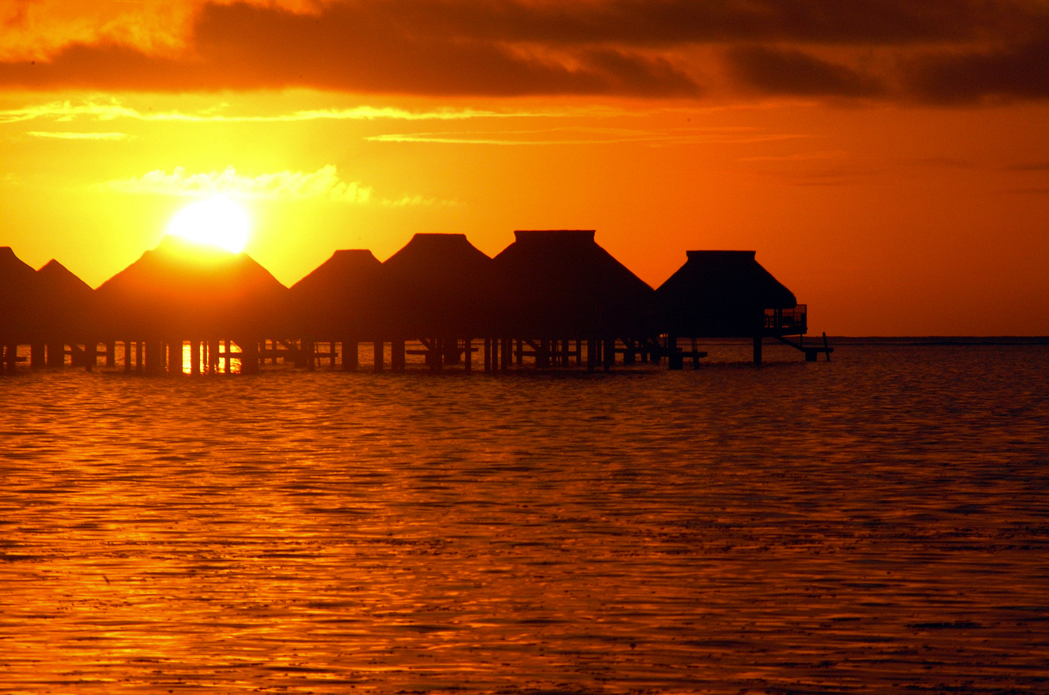 Fujifilm FinePix S1 Pro sample photo. Tahiti sunset photography