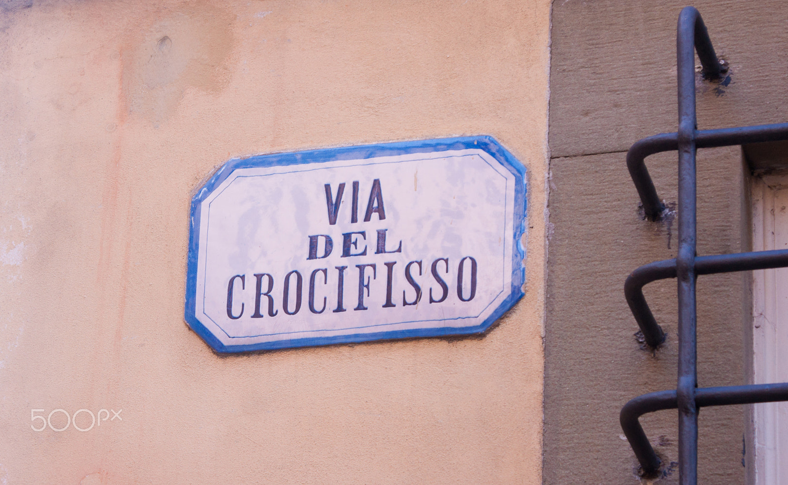 Sony Alpha DSLR-A700 sample photo. Via del crocifisso photography