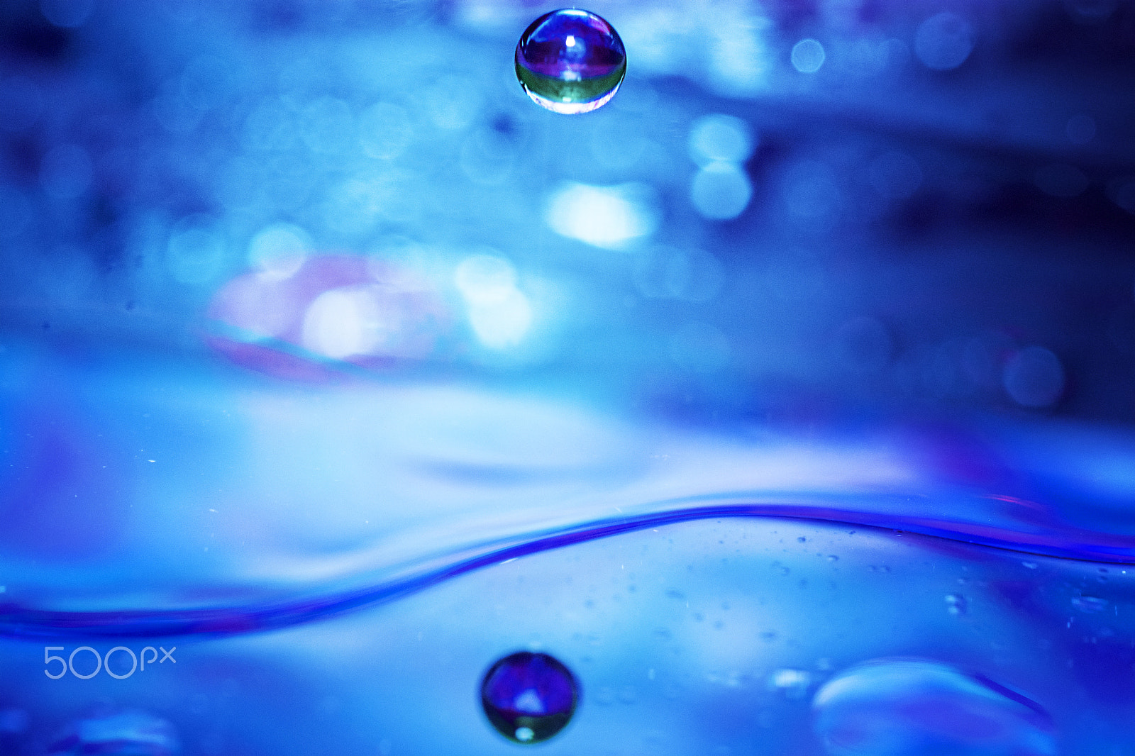 Nikon AF-S DX Micro Nikkor 40mm F2.8 sample photo. A simple drop photography
