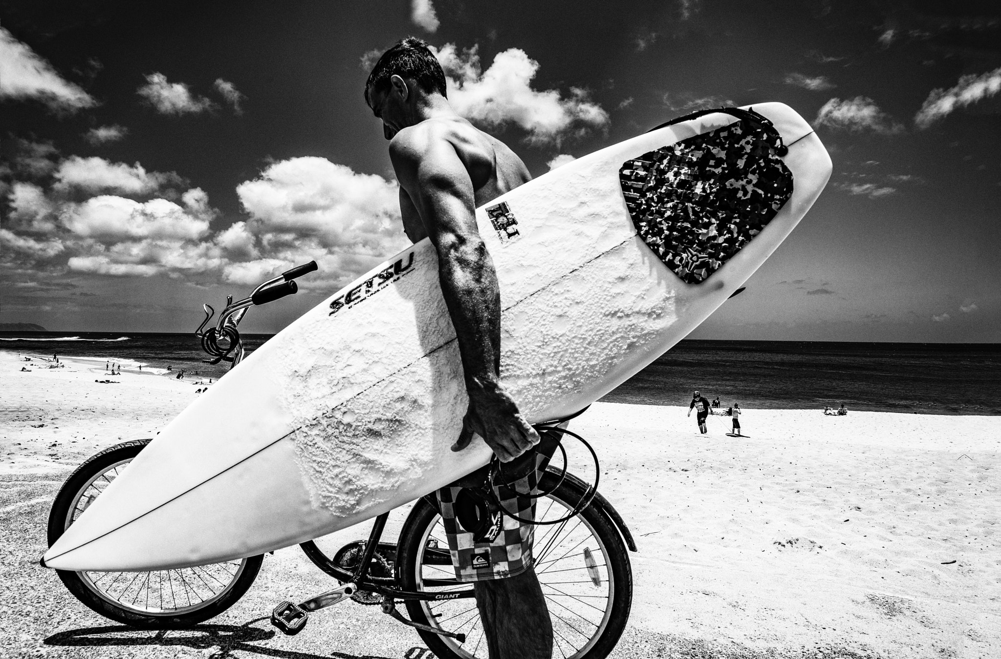 Nikon AF Nikkor 24-85mm F2.8-4D IF sample photo. Surfer sw photography