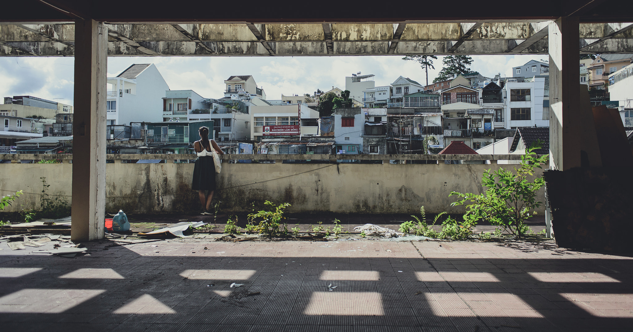 Nikon D610 + Nikon AF Nikkor 28mm F2.8D sample photo. Ghetto vietnam photography
