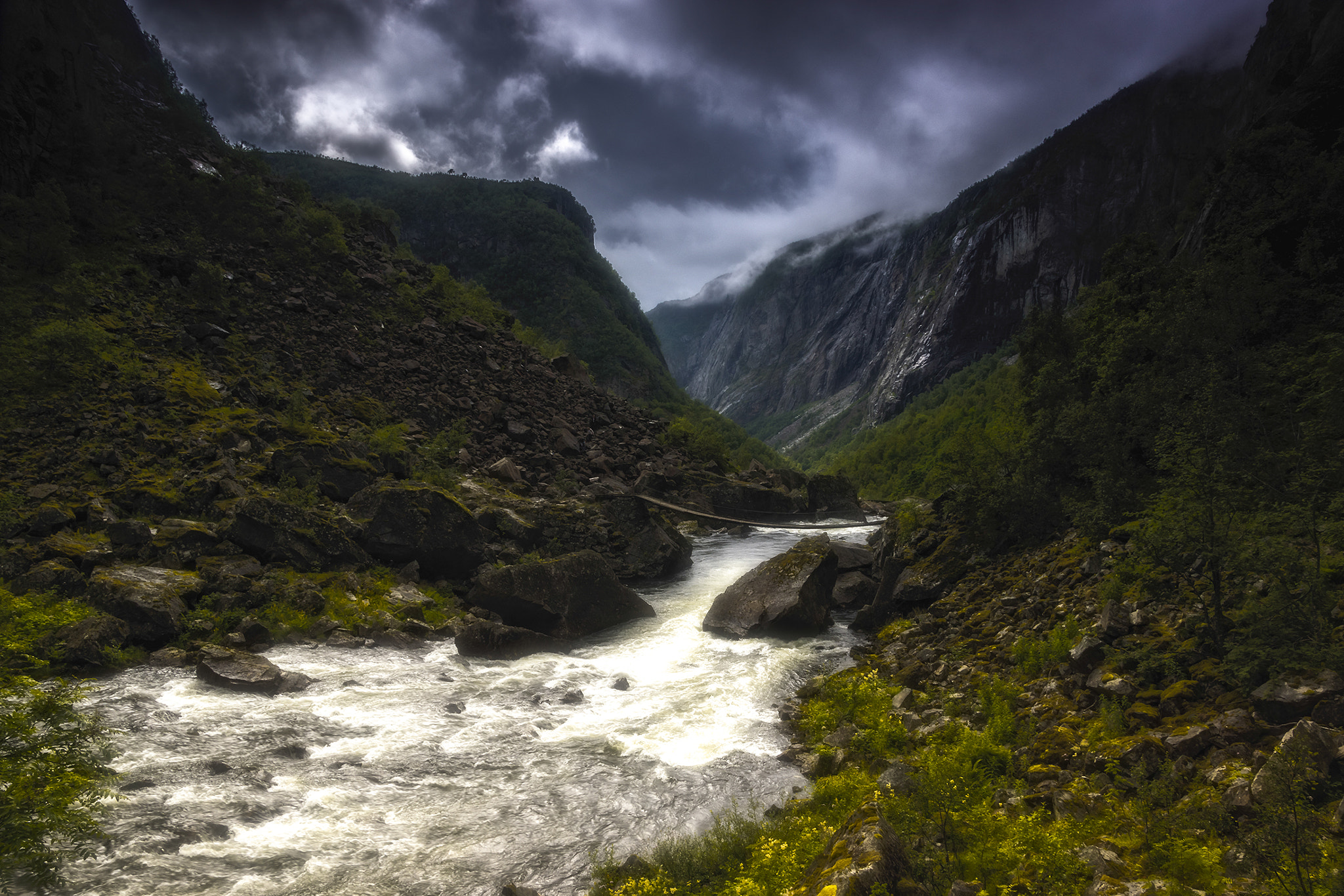 Sony SLT-A65 (SLT-A65V) + 17-50mm F2.8 sample photo. The canyon of voringfossen photography
