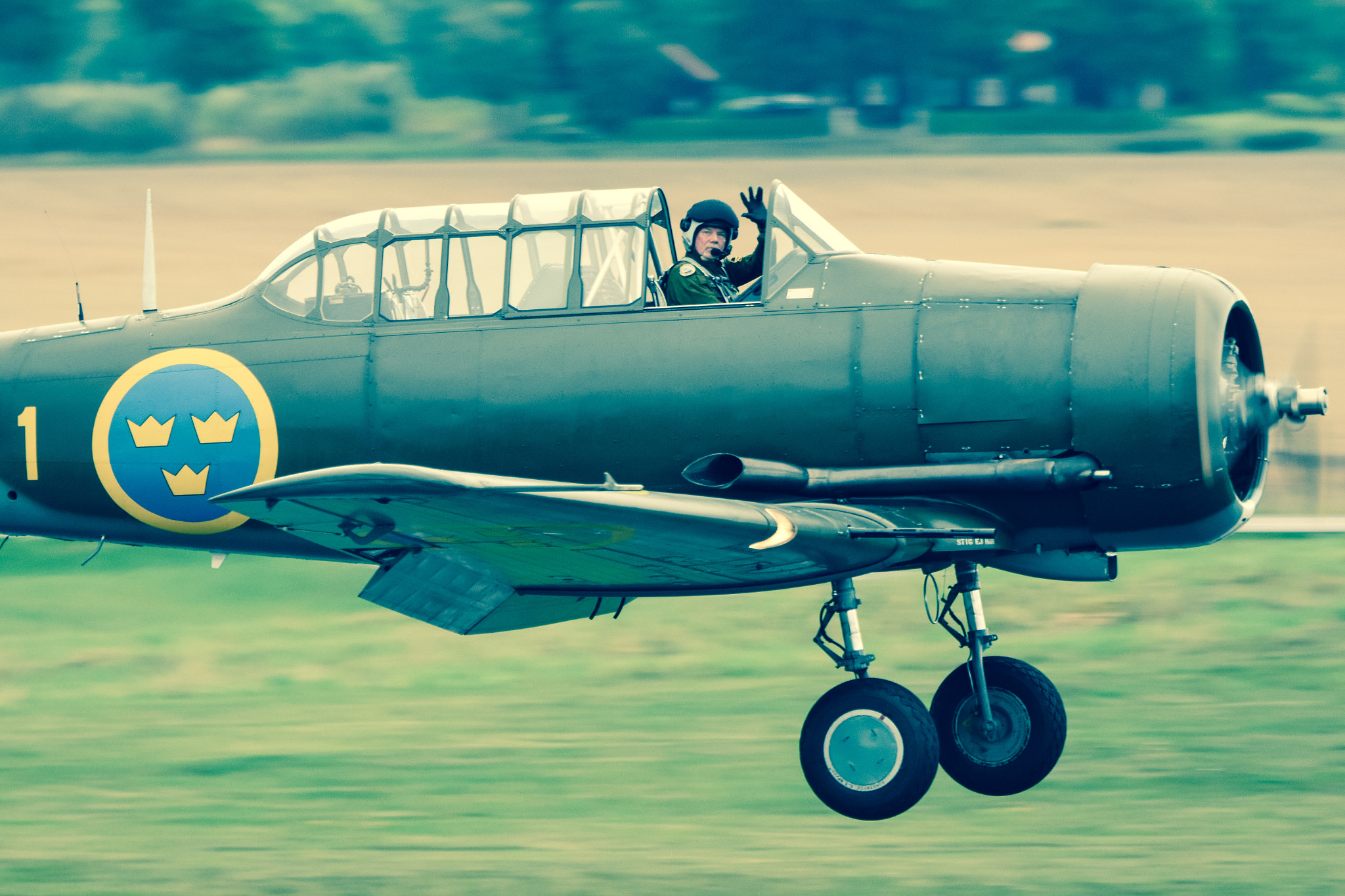 Tamron SP 150-600mm F5-6.3 Di VC USD sample photo. A wavey saab b17 fly-by photography