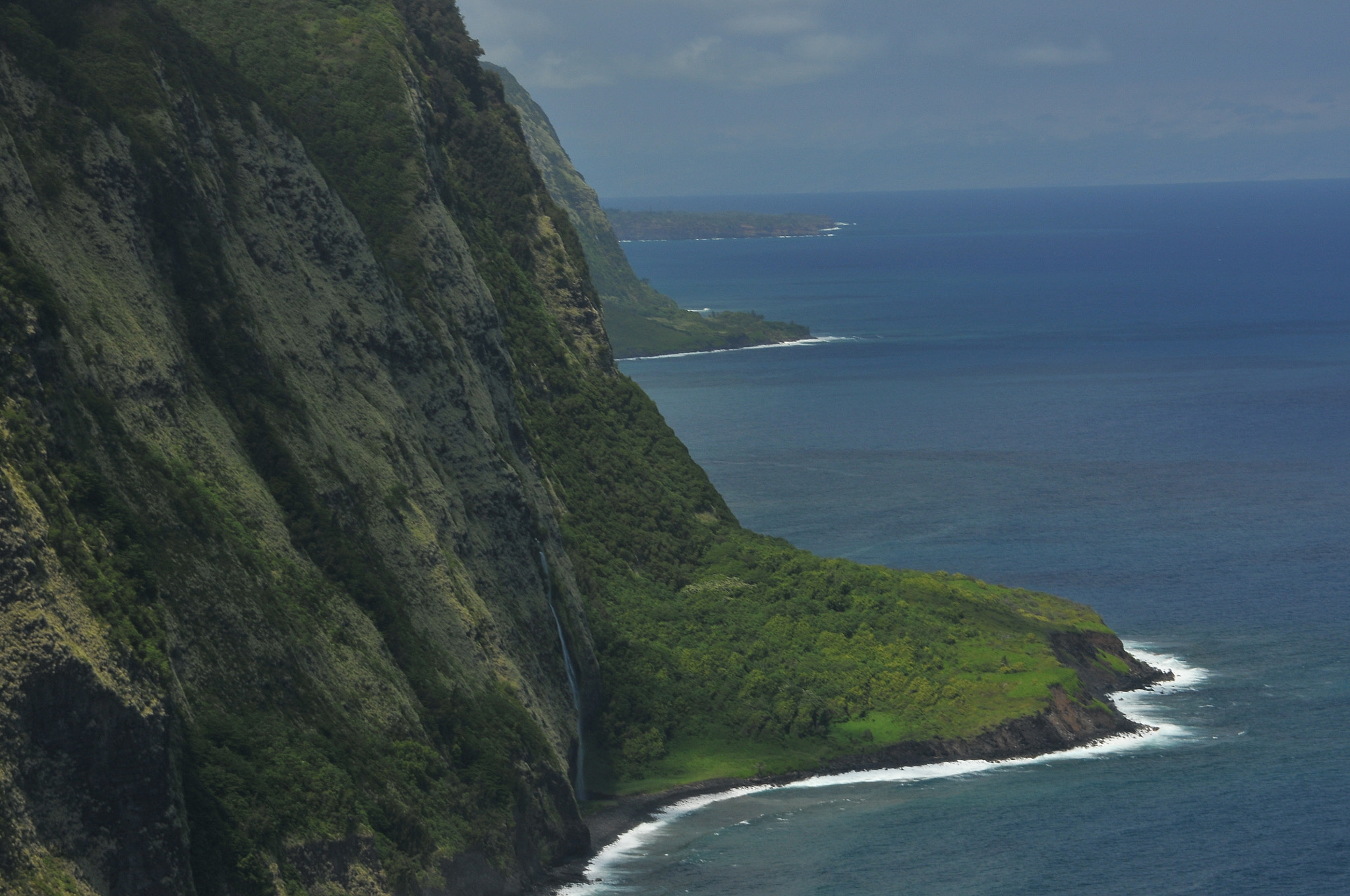 Nikon D300S sample photo. Waipio valley outcrops photography