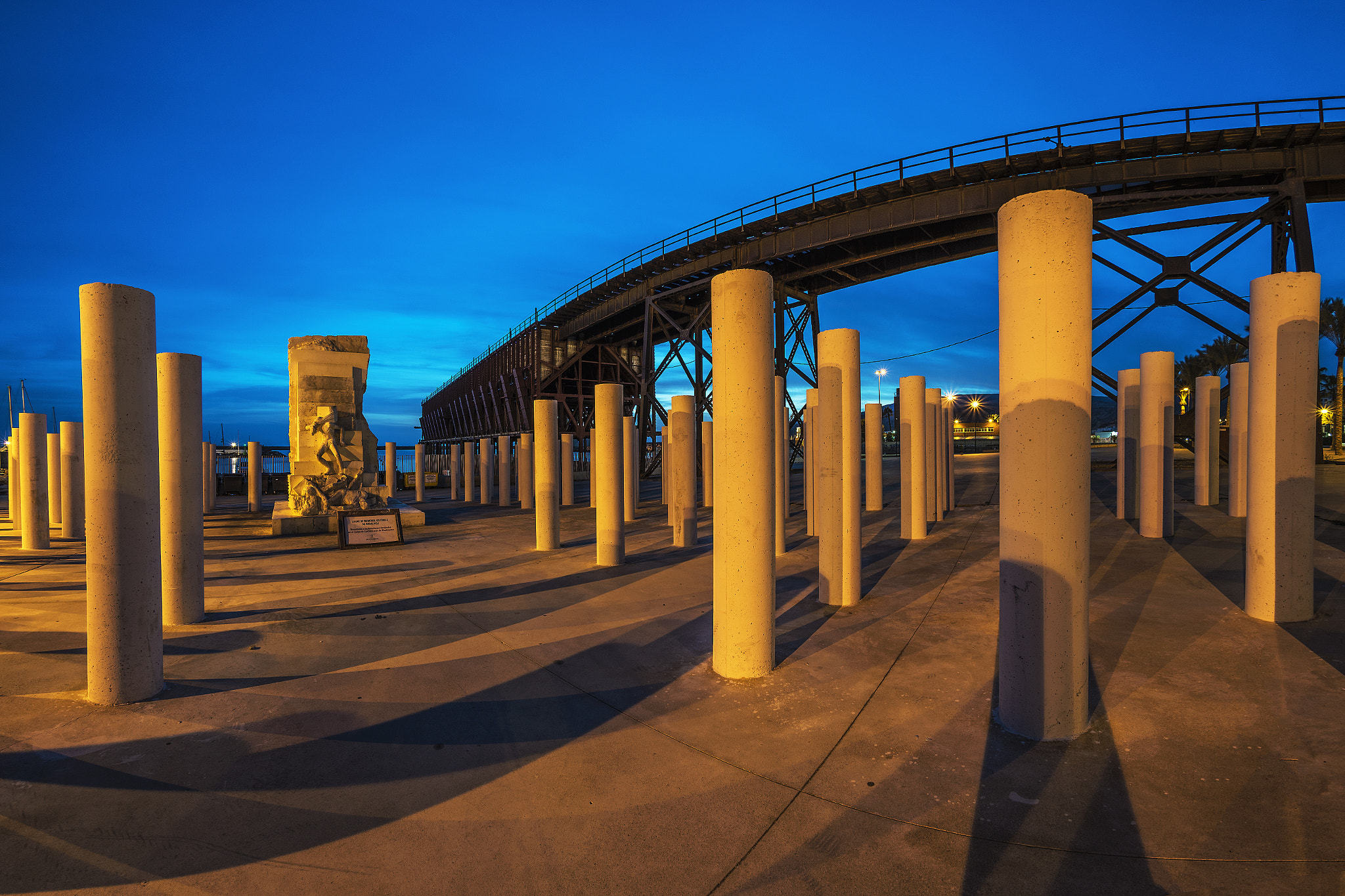 Samyang 12mm F2.8 ED AS NCS Fisheye sample photo. The pillars of history photography