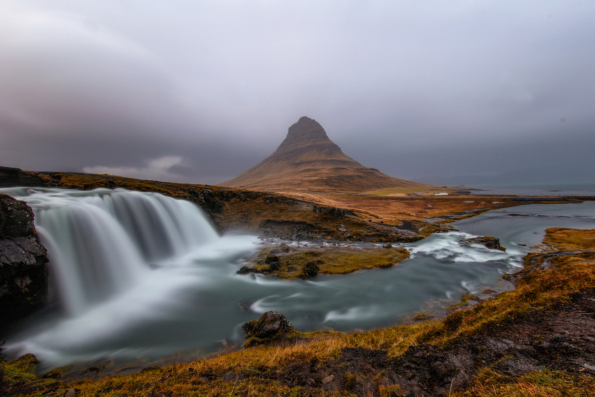 Canon EOS 5DS + Canon EF 11-24mm F4L USM sample photo. Kirkjufellsfoss photography