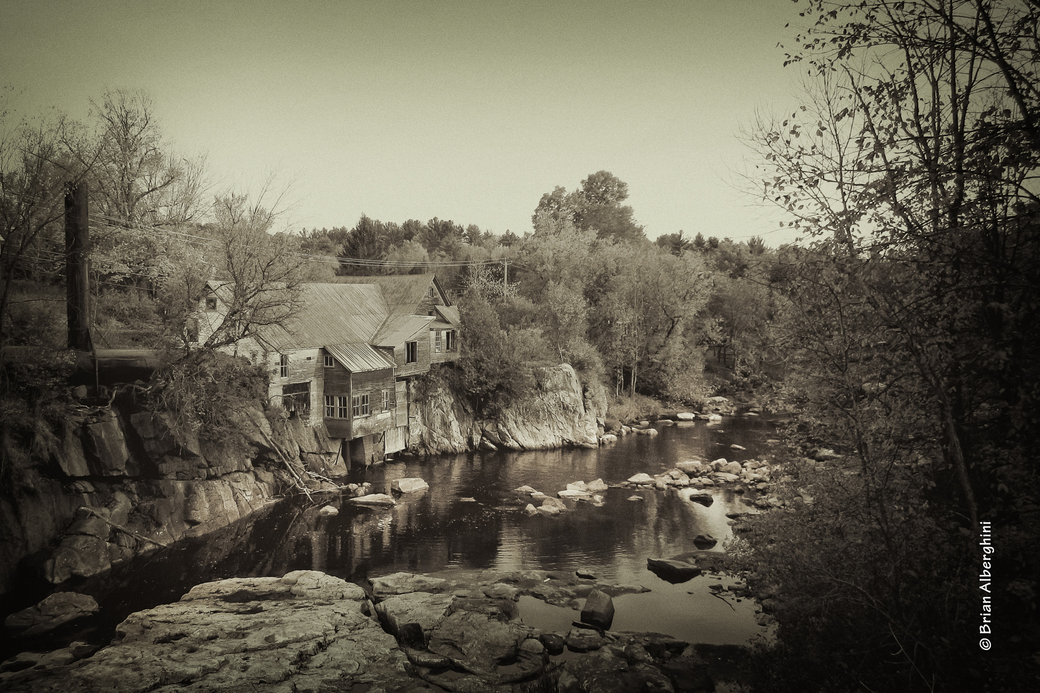 Canon PowerShot ELPH 340 HS (IXUS 265 HS / IXY 630) sample photo. The mill on the cliff photography